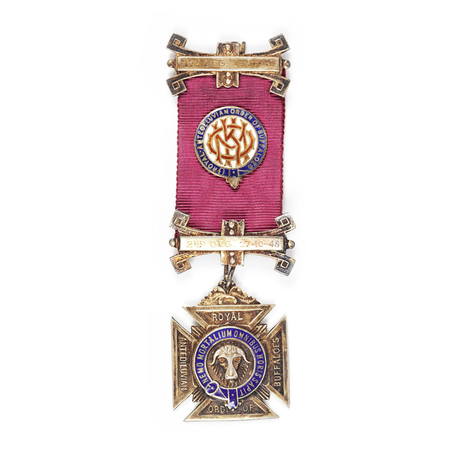 Ordin masonic din argint aurit al ”R.A.O.B.”, prezentat lui Cyril J. Higgins de către loja ”Duke of Marlborough” nr. 4088, pentru gradul Knight of the Order of Merit, 1952, în cutie originală