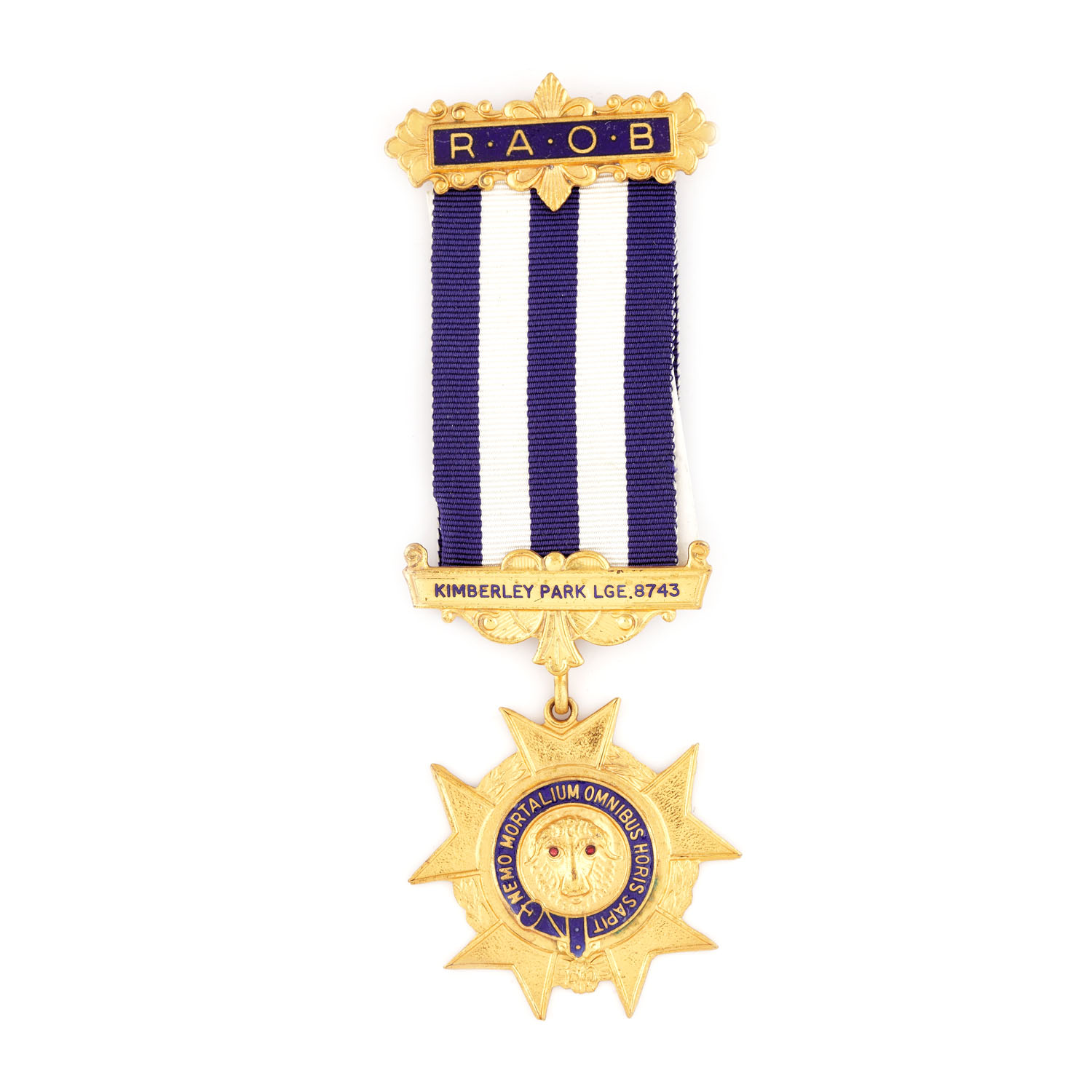 Ordin masonic al ”R.A.O.B.”, prezentat lui D.H.R. Charles de către loja ”Kimberley Park” nr. 8743
