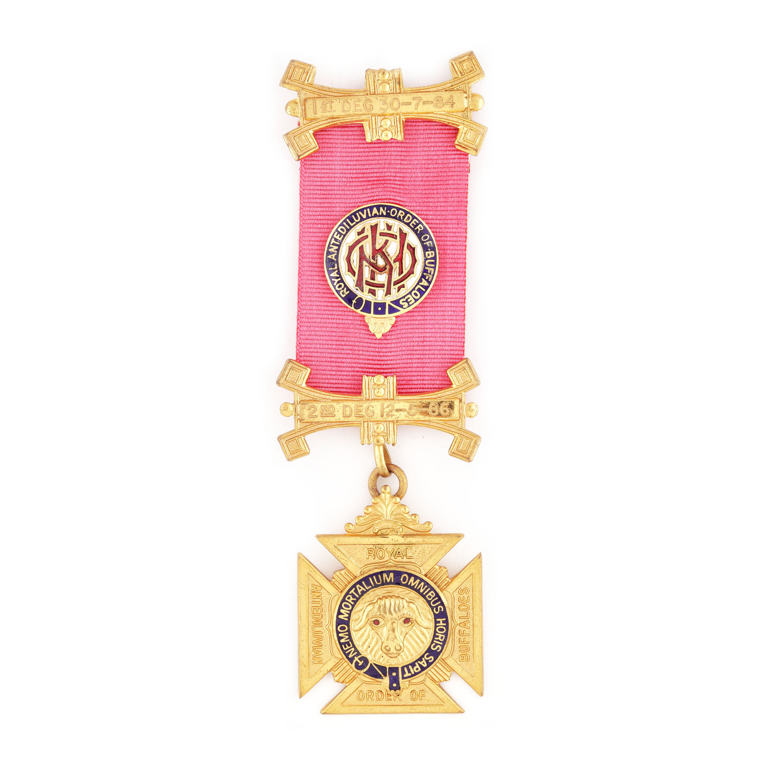 Ordin masonic al ”R.A.O.B.”, prezentat lui Michael E. Dick de către loja ”Pride of Furness” nr. 9457, pentru gradul Knight of the Order of Merit, 1989