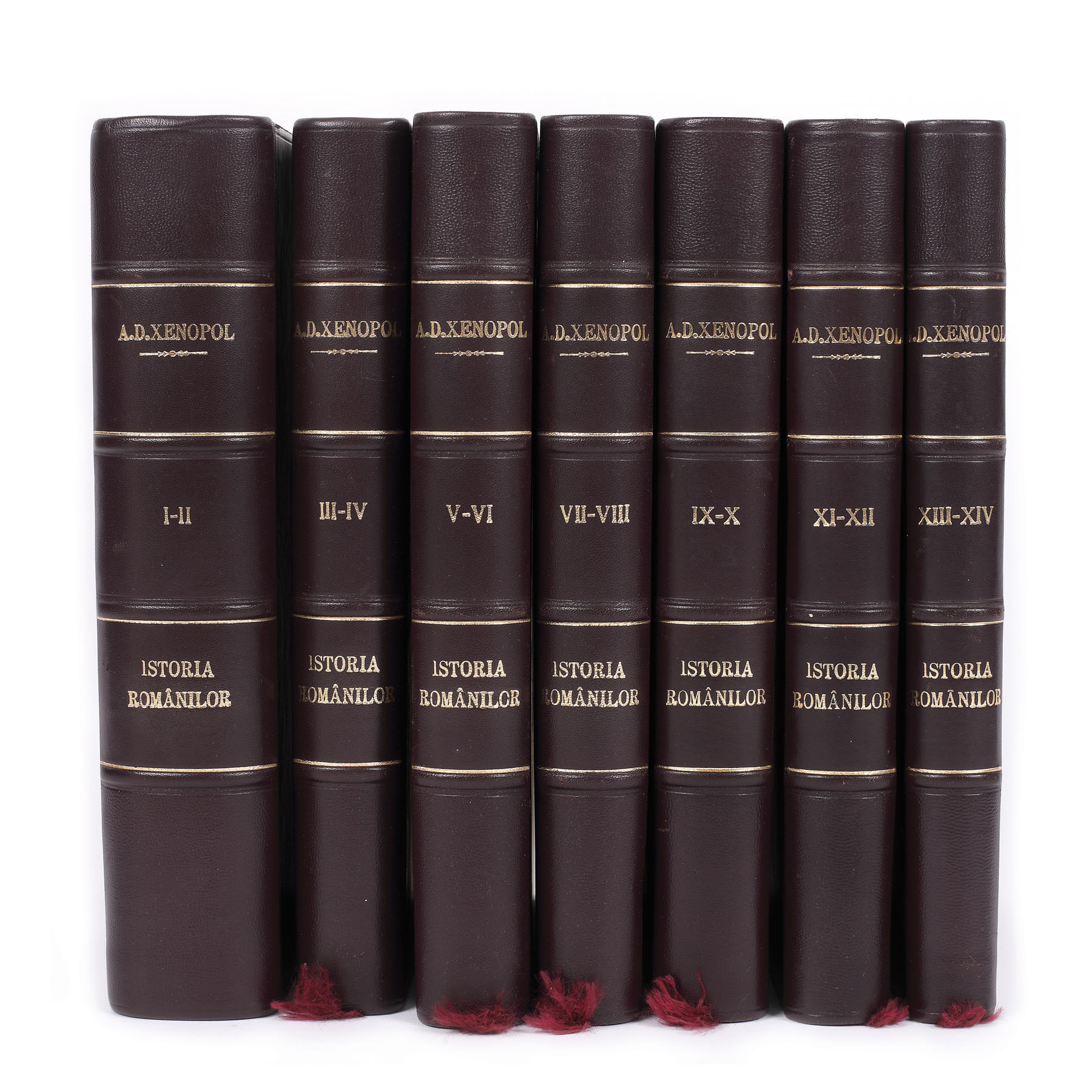 "Istoria românilor", de A.D. Xenopol, București, 1913, 15 volume (colegate în șapte volume)