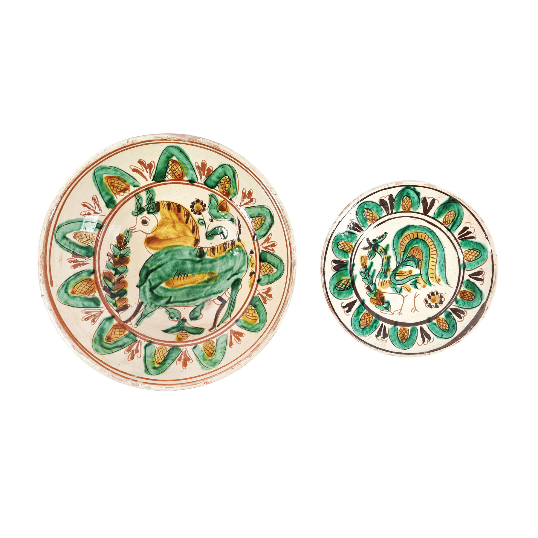 Lot format dintr-o farfurioară și o strachină tip kuty, din ceramică, decorate cu motivul cocoșului și al taurului, perioada interbelică, semnate Constantin Colibaba, provine din colecția pictorului Brăduț Covaliu