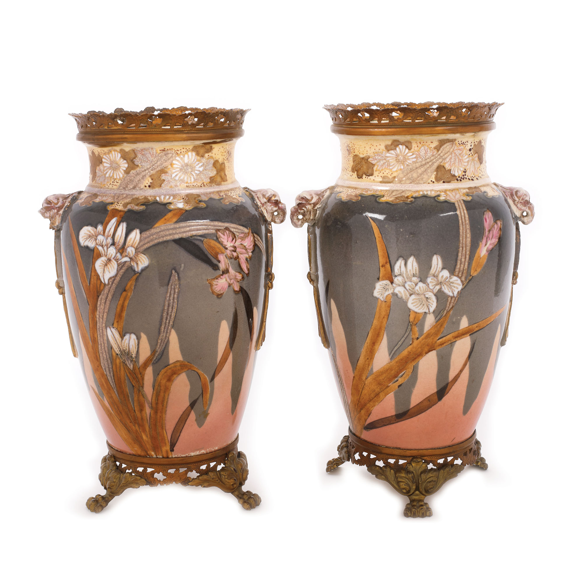 Pereche de vase Art Nouveau, decorată cu magnolii, începutul sec. XX