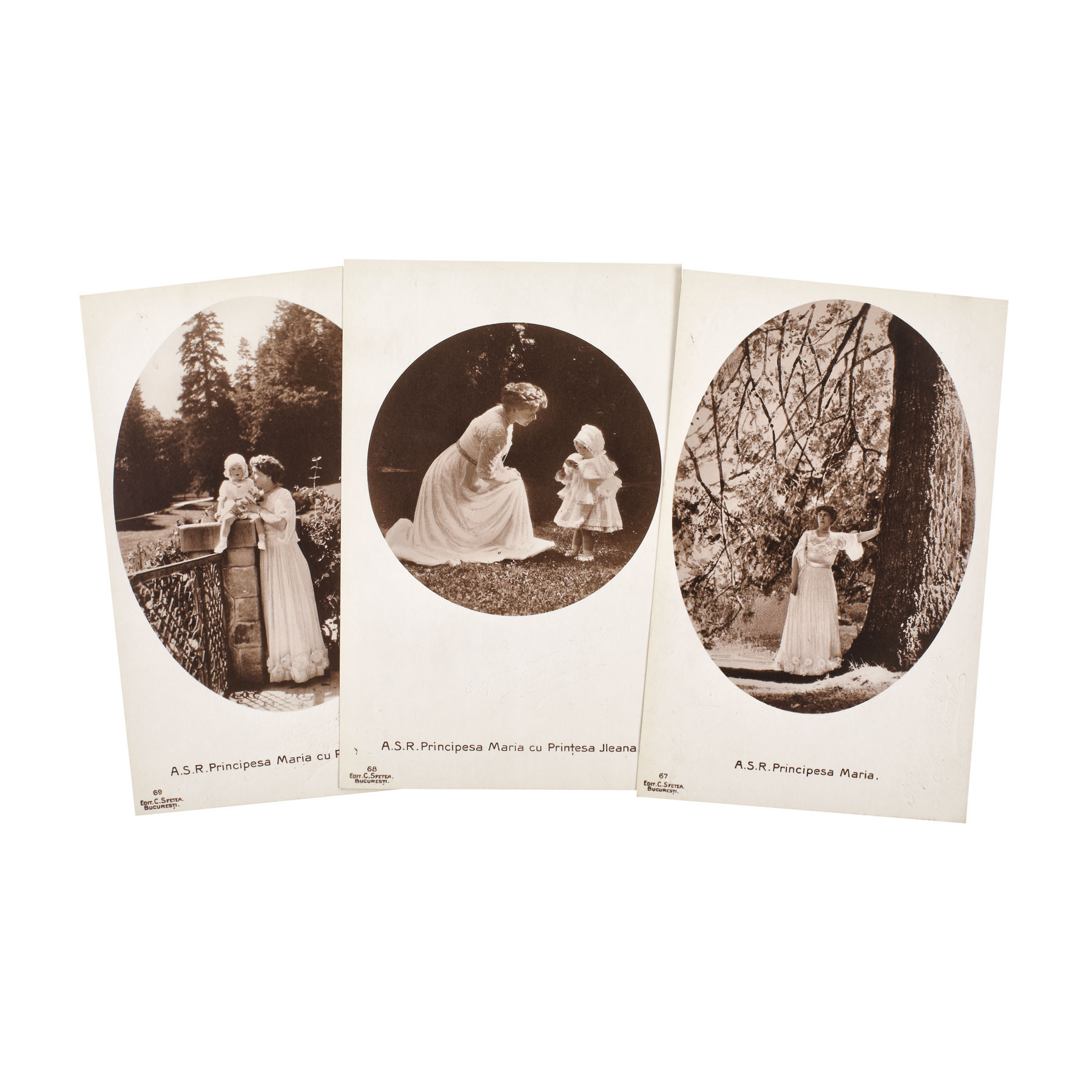 Lot format din trei cărți poștale ilustrând-o pe Principesa Maria alături de Prințesa Ileana, cca. 1915