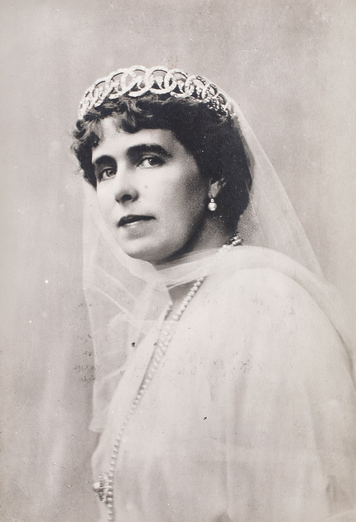 Fotografie ilustrând-o pe Regina Maria, cca. 1925