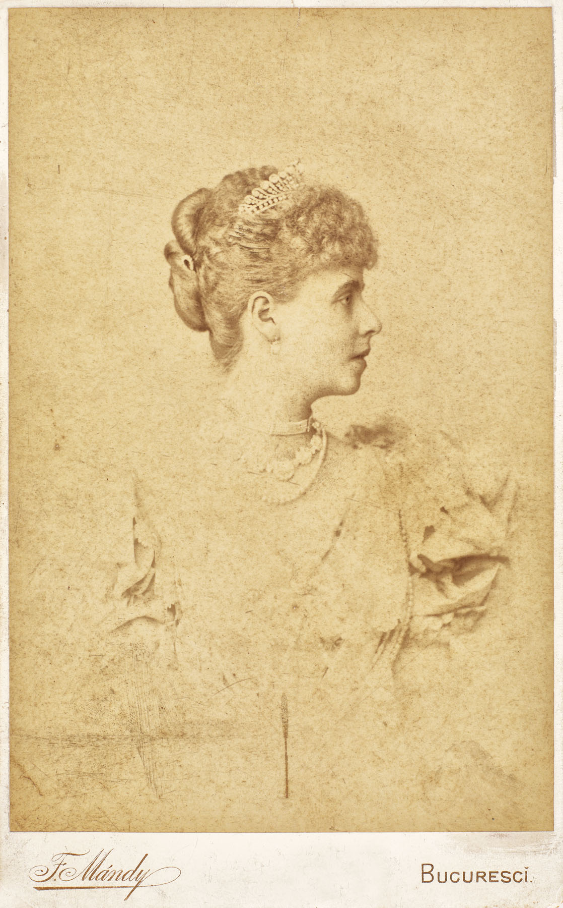 Fotografie ilustrând-o pe Prințesa Maria (viitoarea Regină a României), cca. 1890