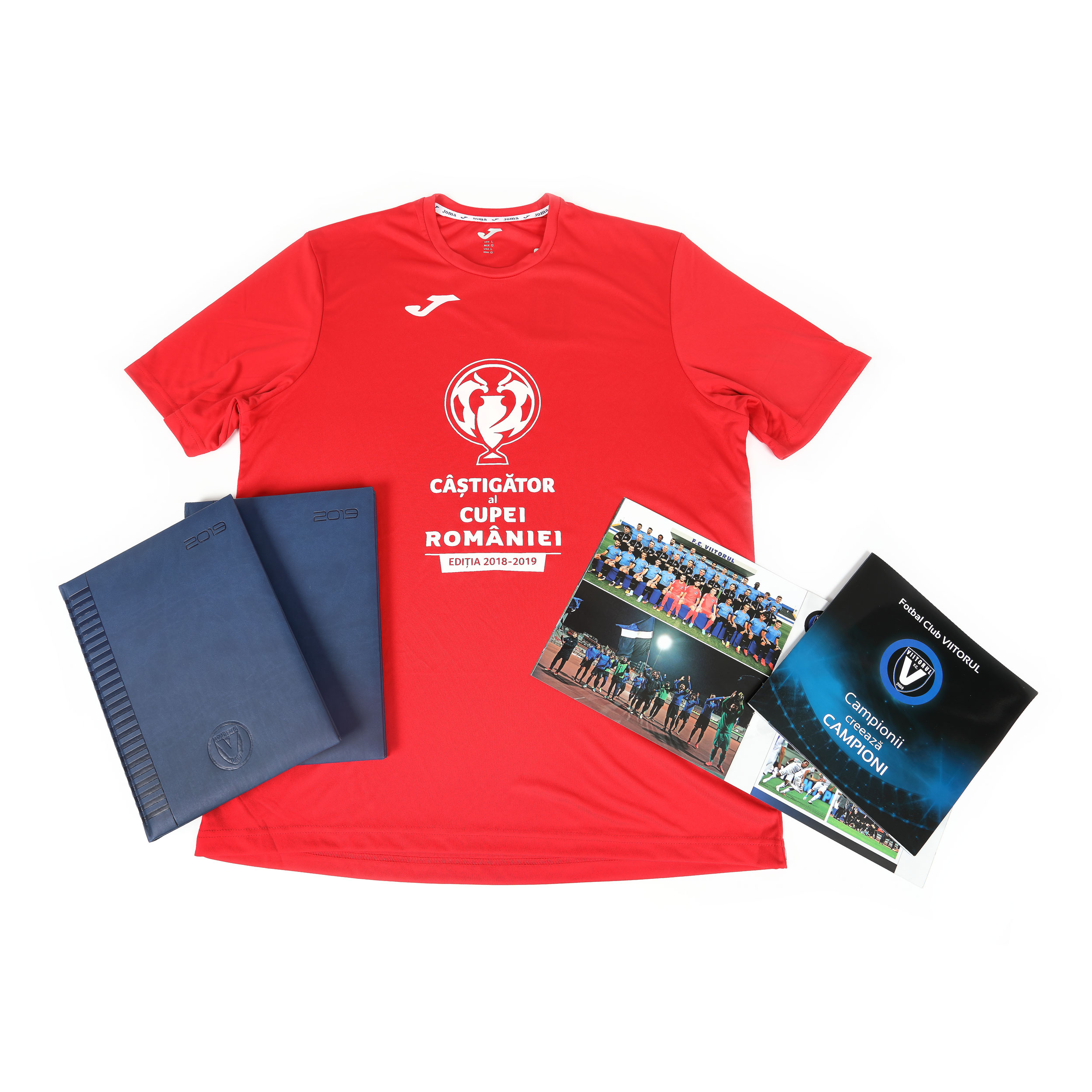 Lot format dintr-un tricou ”Câștigător al Cupei României”, sezonul 2018-2019, două pliante și două agende ale clubului de fotbal Viitorul