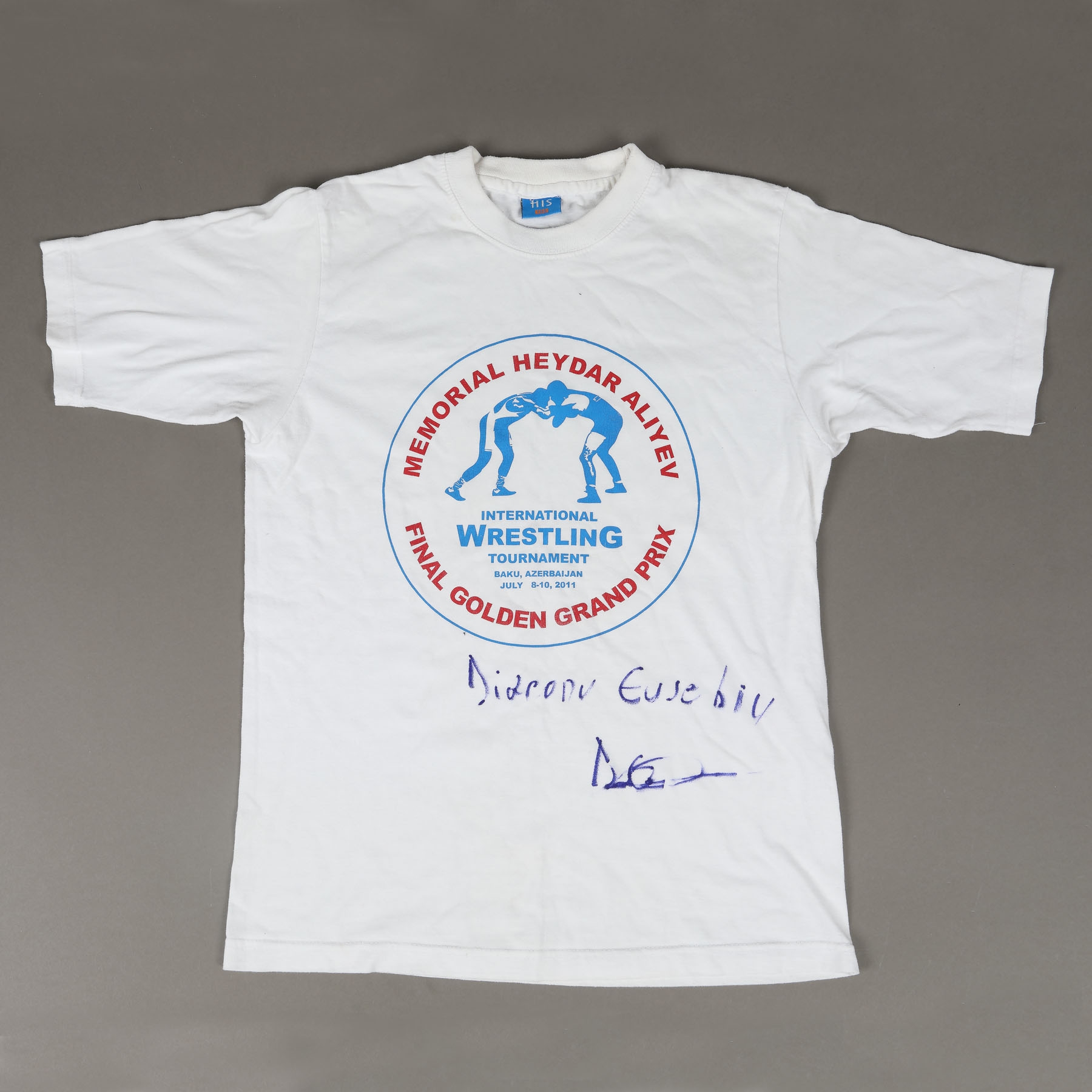 Tricoul oficial al ”Turneului Internațional de Wrestling”, Azerbaijan, 2011, cu autograful sportivului Eusebiu Diaconu