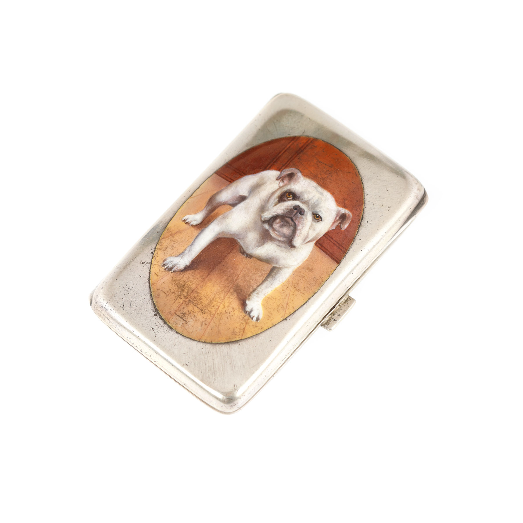 Tabacheră din argint, decorată cu email, ilustrând un bulldog englez, prima jumătate a sec. XX