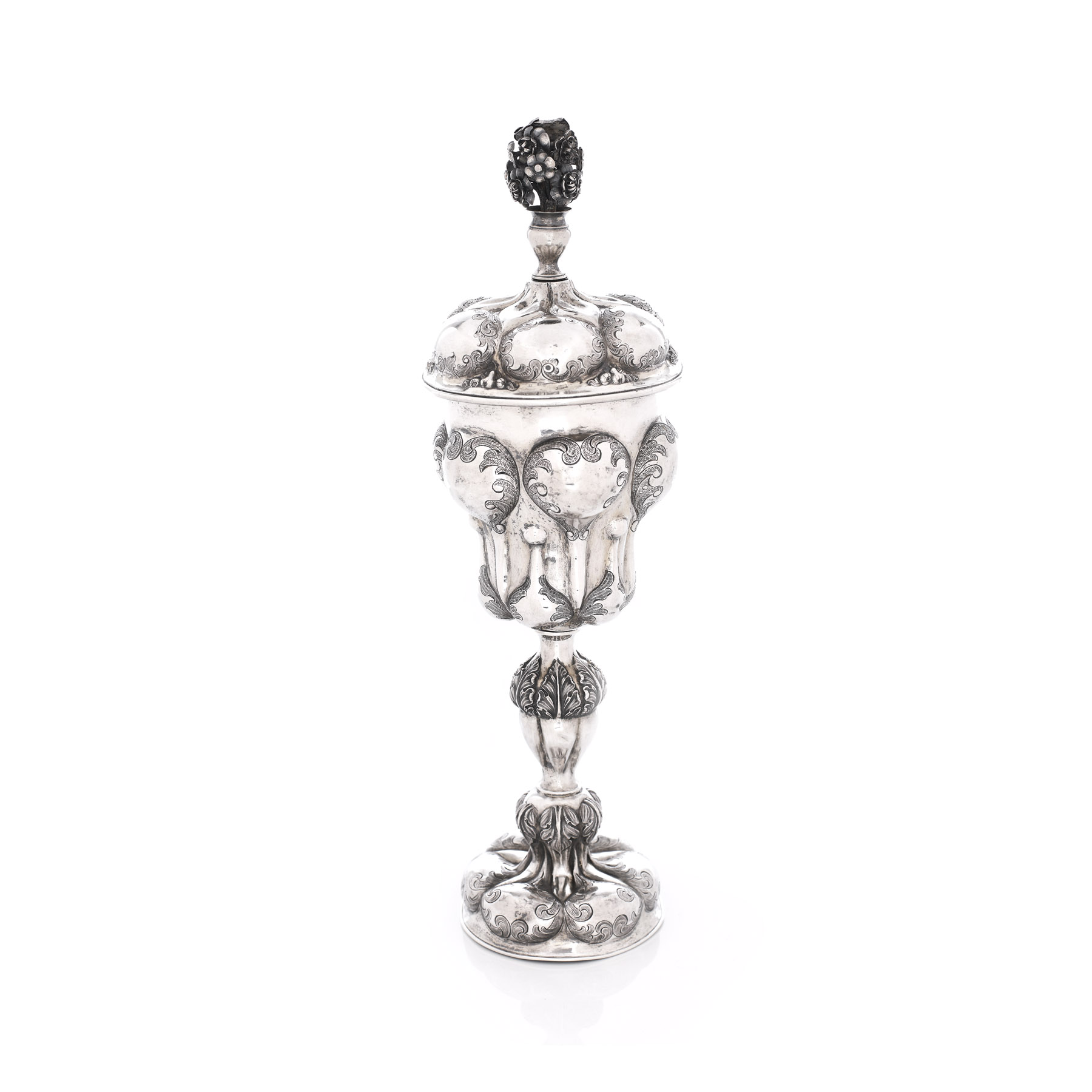 Cupă cu capac din argint, decorată cu motive floral-vegetale, cca. 1850