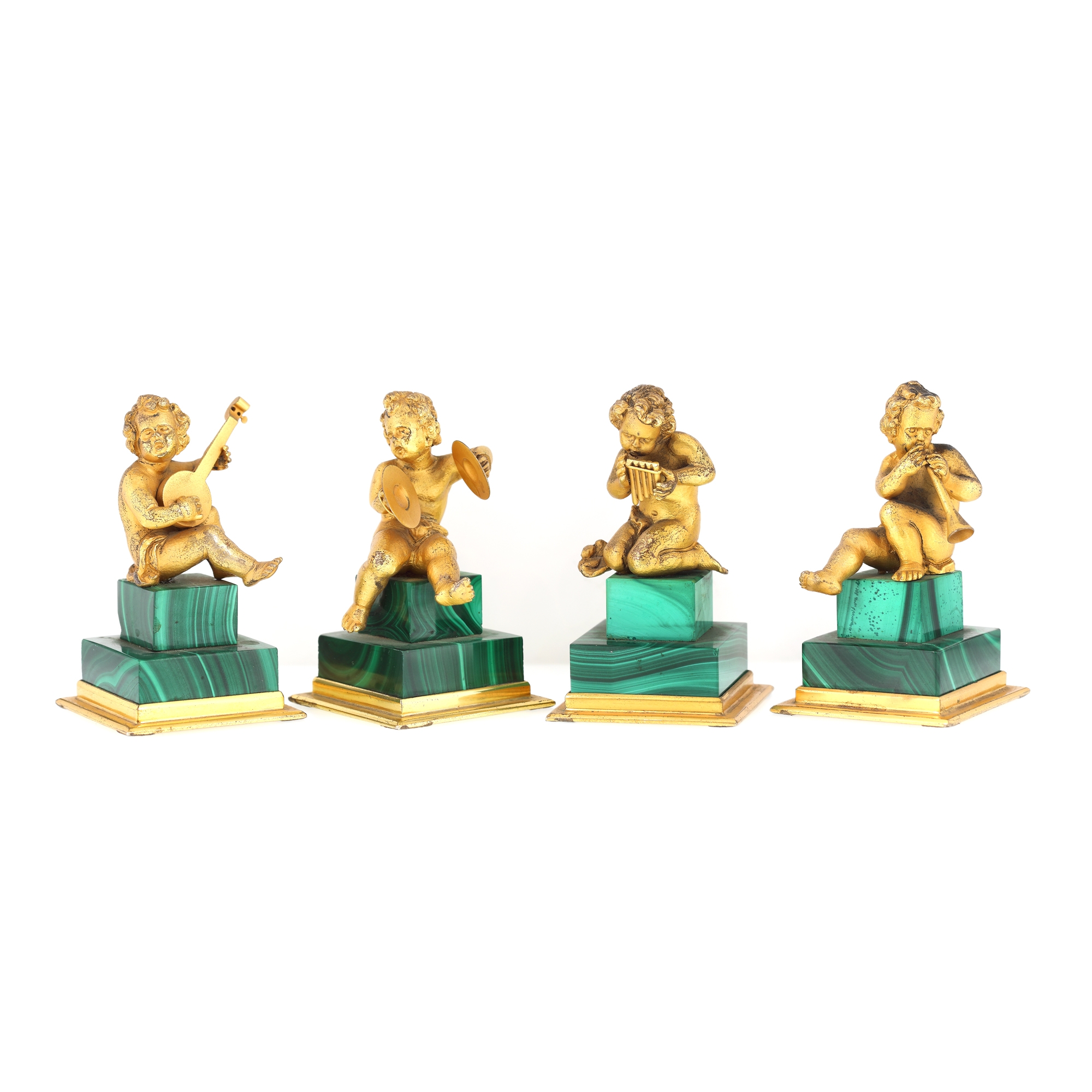 Set de patru statuete miniaturale, din argint aurit pe soclu din malachit, ilustrând putti cântăreți