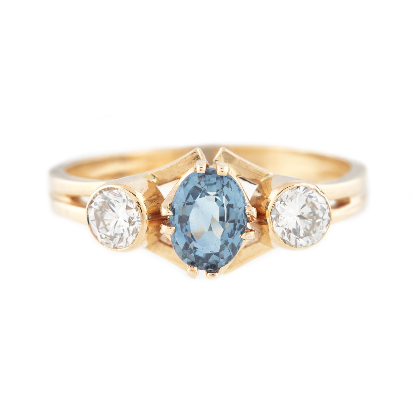Gold ring, decorated with sapphire and two adjoining diamonds