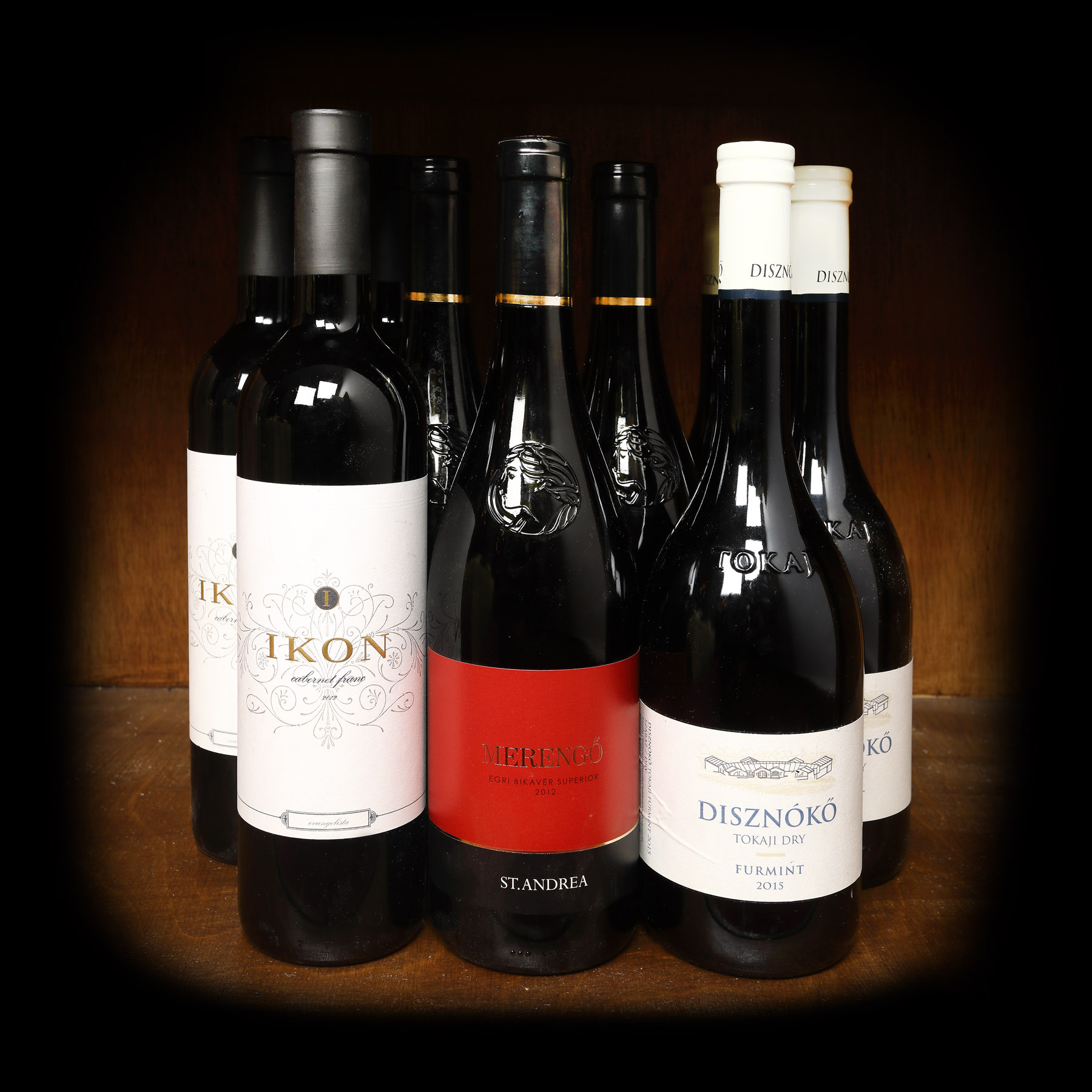 Lot vinuri din Ungaria de la Cramele Saint Andreea, Disznoko și Ikon Boraszat, 9st x 0,75l