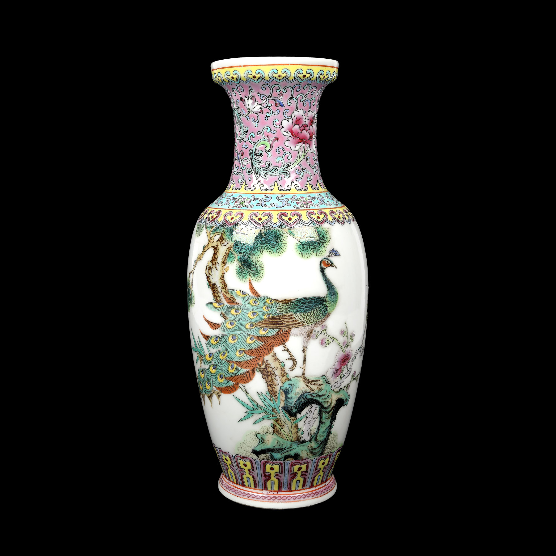 Vas din porțelan, decorat cu păun, marca retrospectivă Qianlong, perioada Republicană, China, cca. 1912-1949