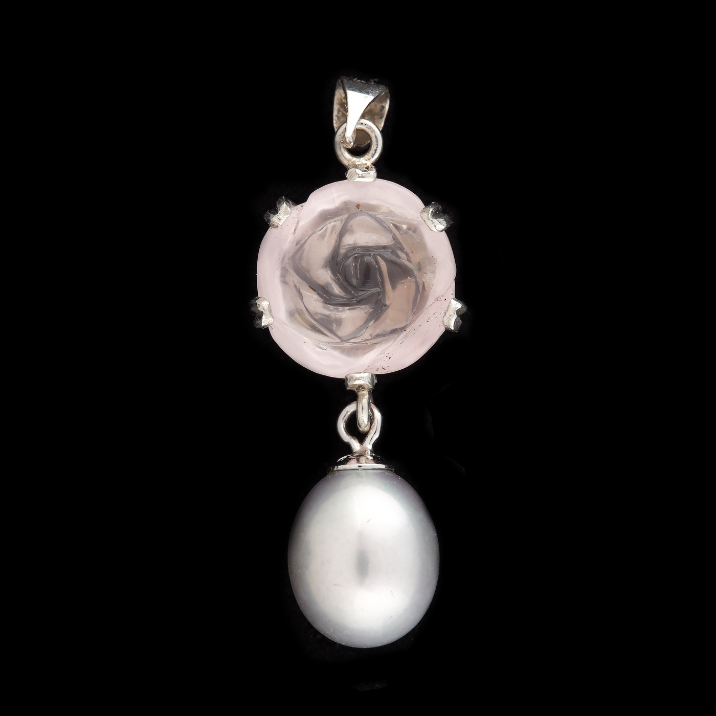 "Rose de France" - silver pendant decorated with a grey pearl and carved rose quartz