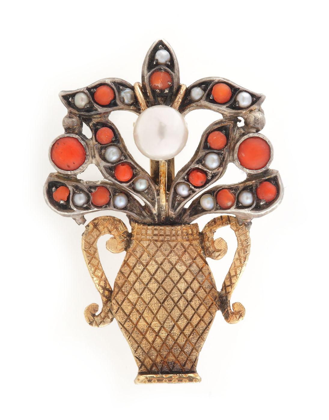 Gold brooch decorated with pearls and coral