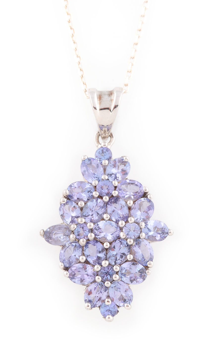 Gilded silver chain and pendant, decorated with tanzanites