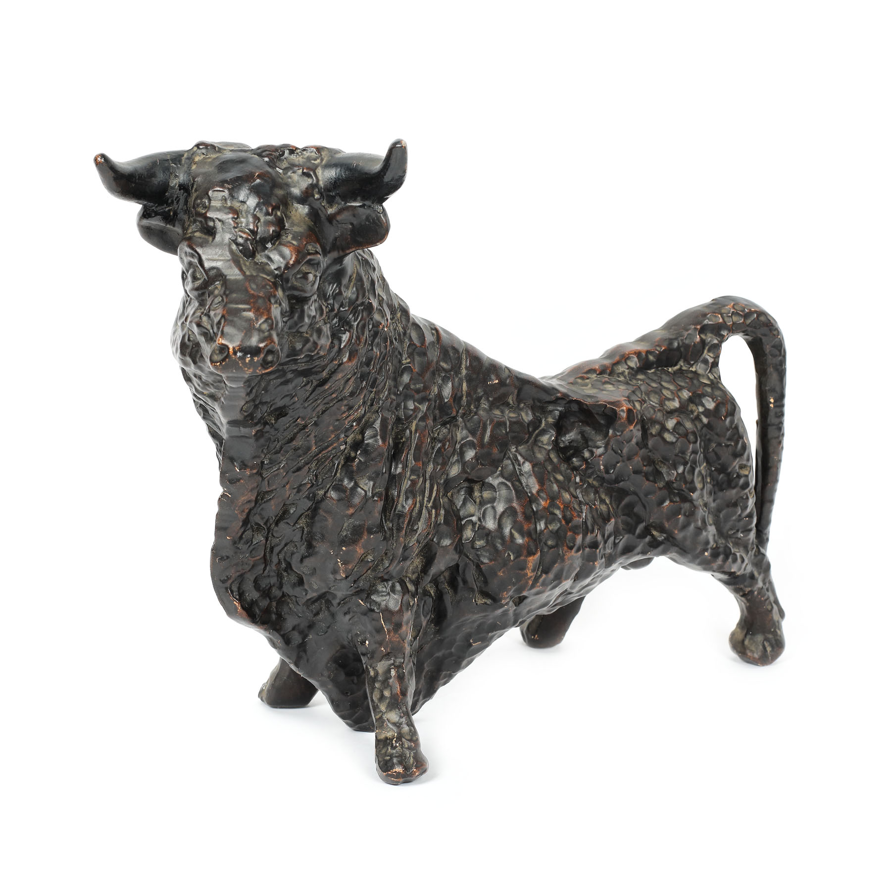 Statuetă decorativă din ceramică, în formă de taur