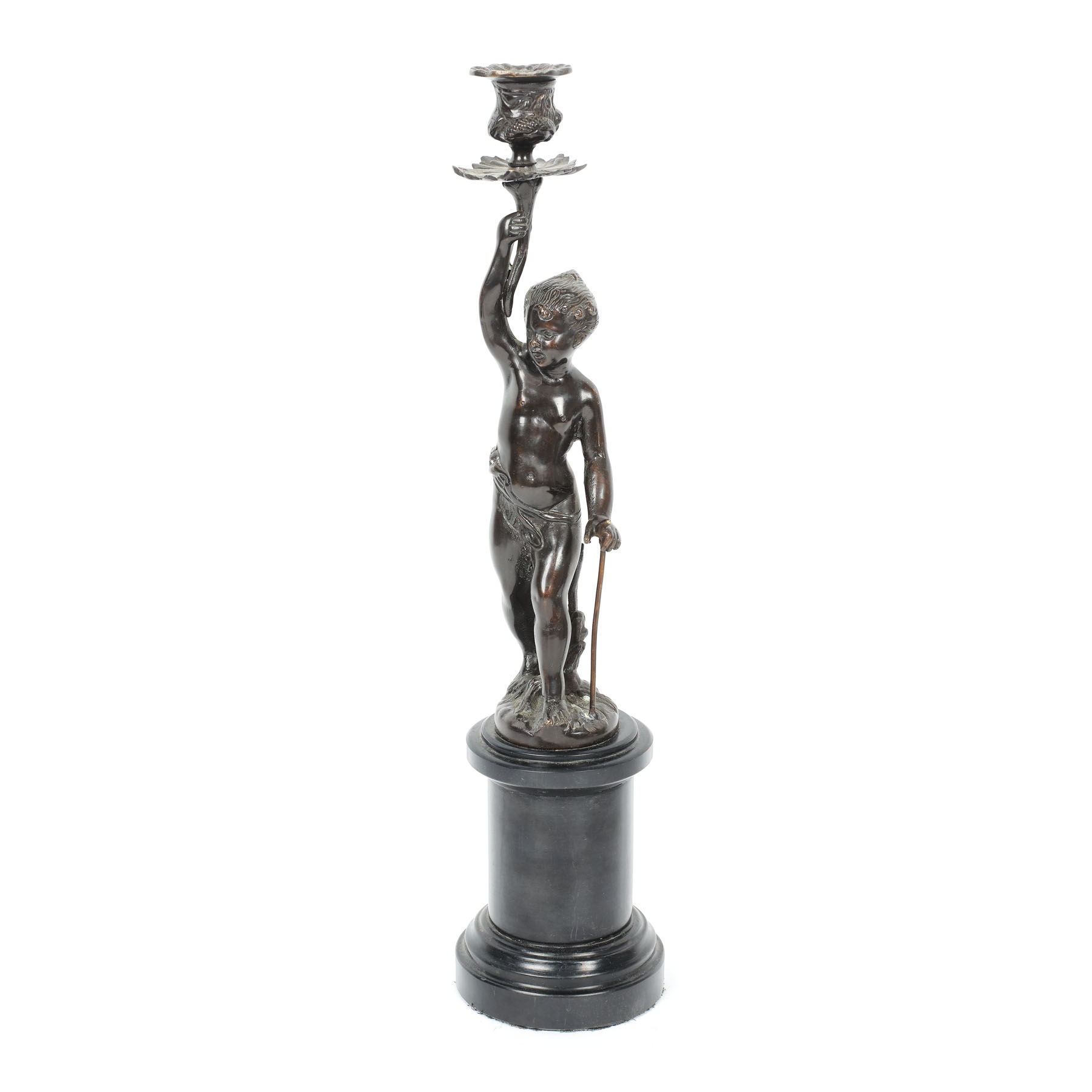 Sfeșnic din bronz pe postament din marmură neagră, decorat cu o statuetă în formă de amoraș