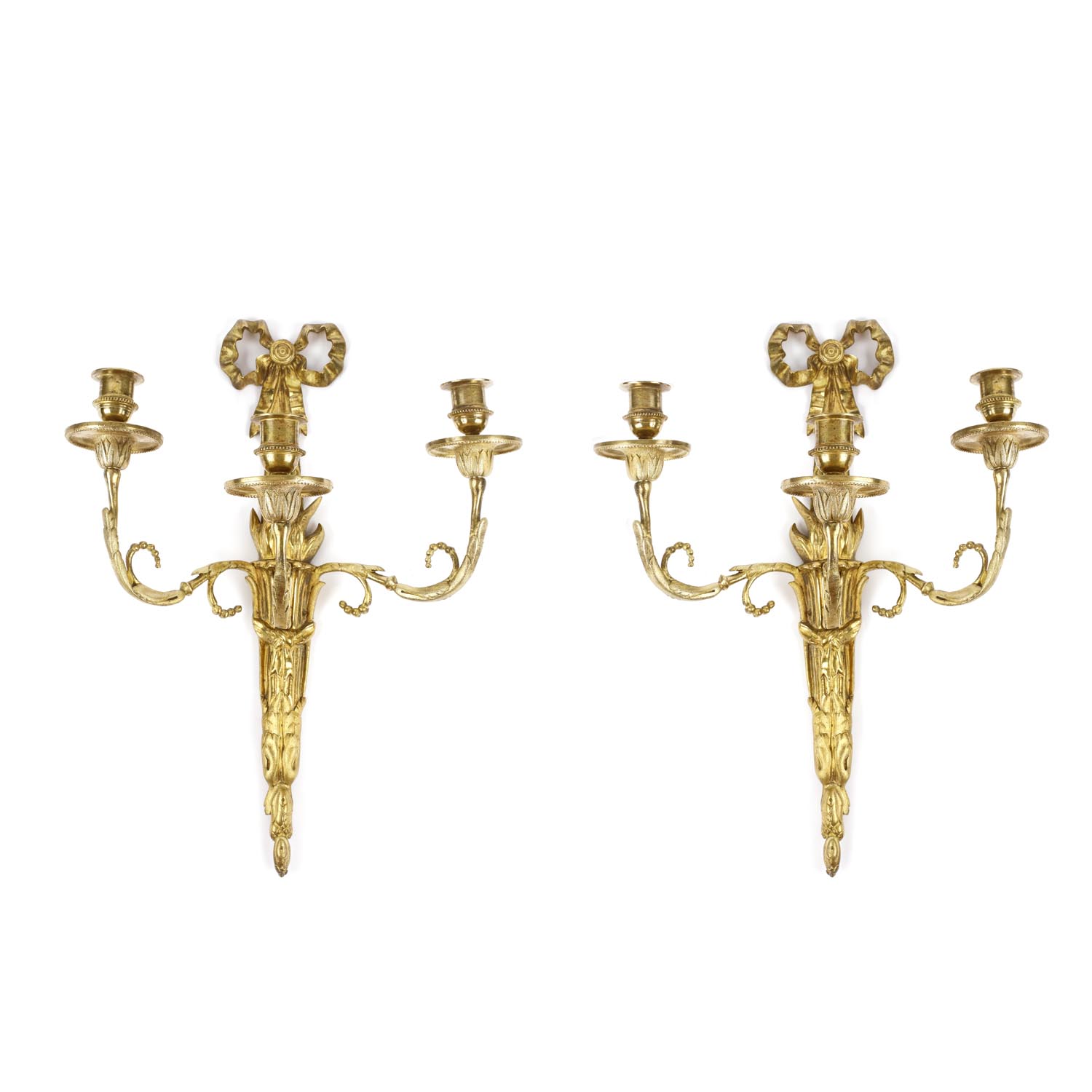 Rară pereche de aplice Alfred Beurdeley, cu decor Louis XVI din bronz doré, cca. 1880