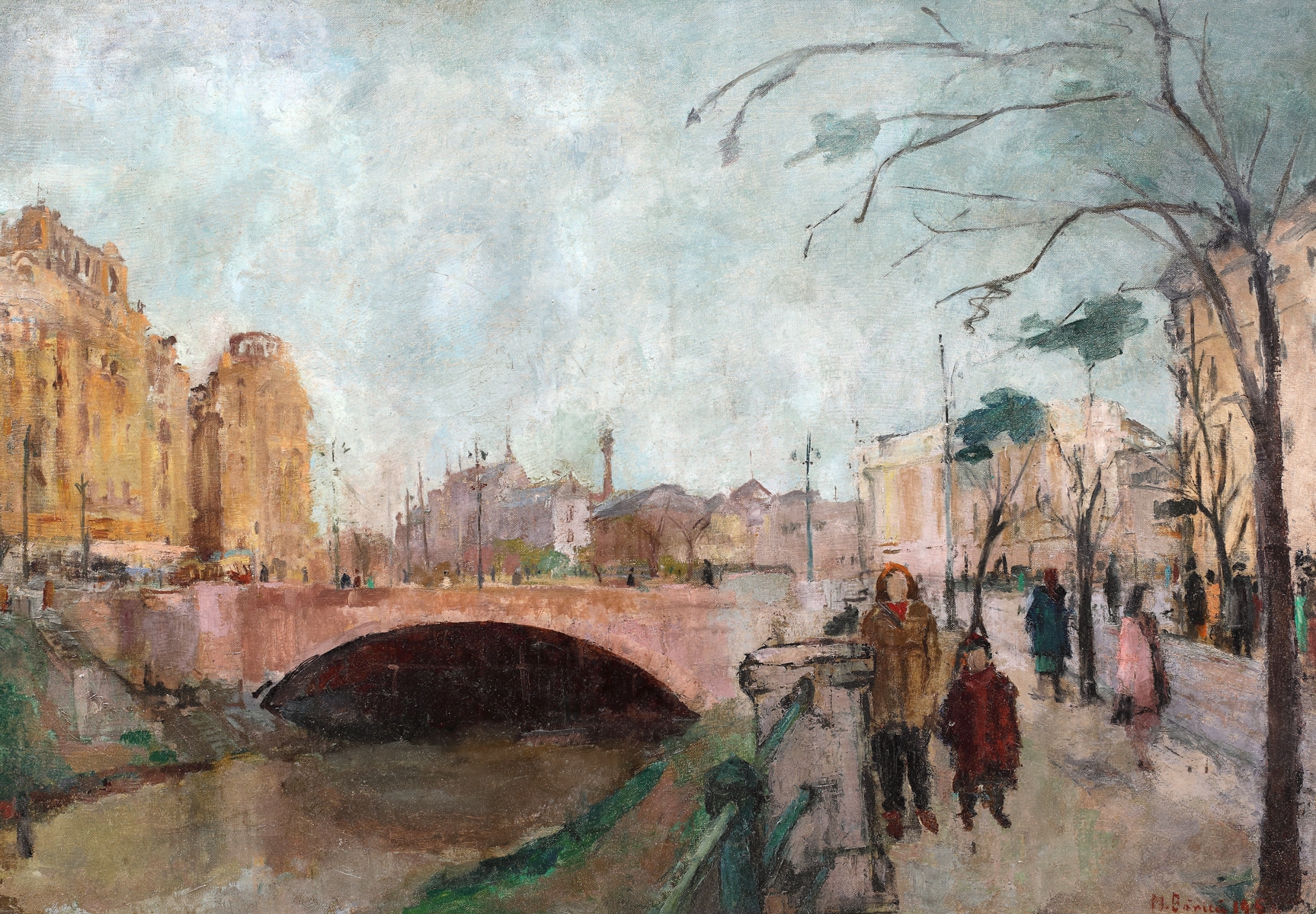 Strolling on the quay
