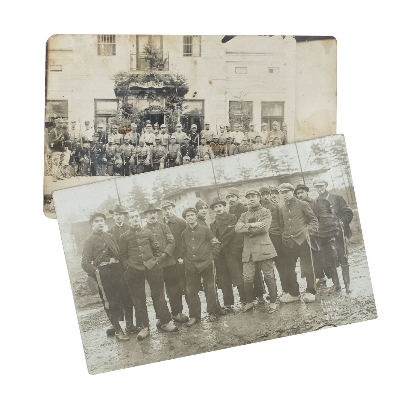 Lot format din două cărți poștale ilustrând prizonieri de război români în lagărul german Hogminden, soldaţi şi ofițeri români, grăniceri din Compania 2 Galiția, 1916
