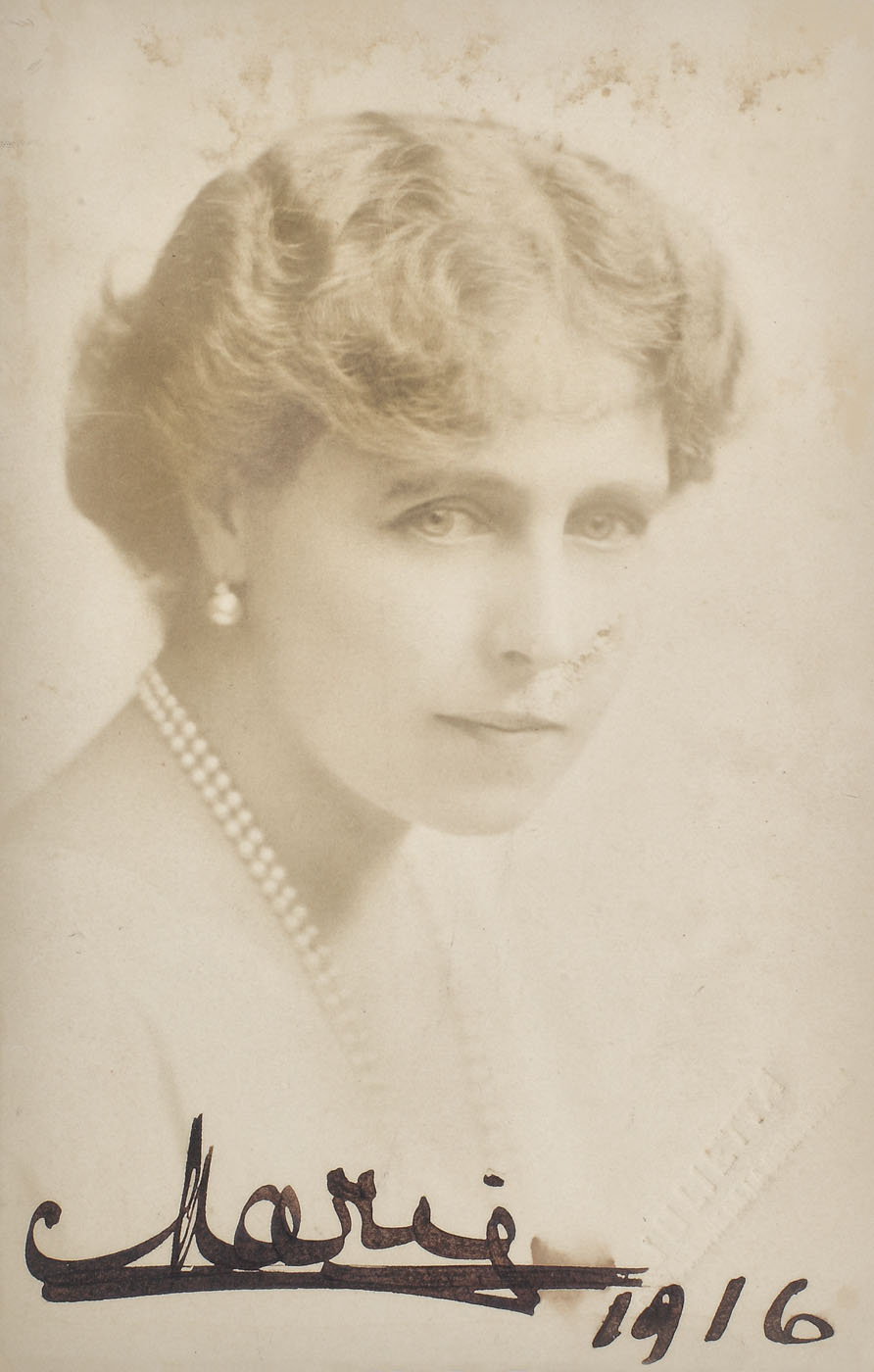 Carte poștală ilustrând-o pe Regina Maria,  cu semnătura olografă a acesteia, 1916