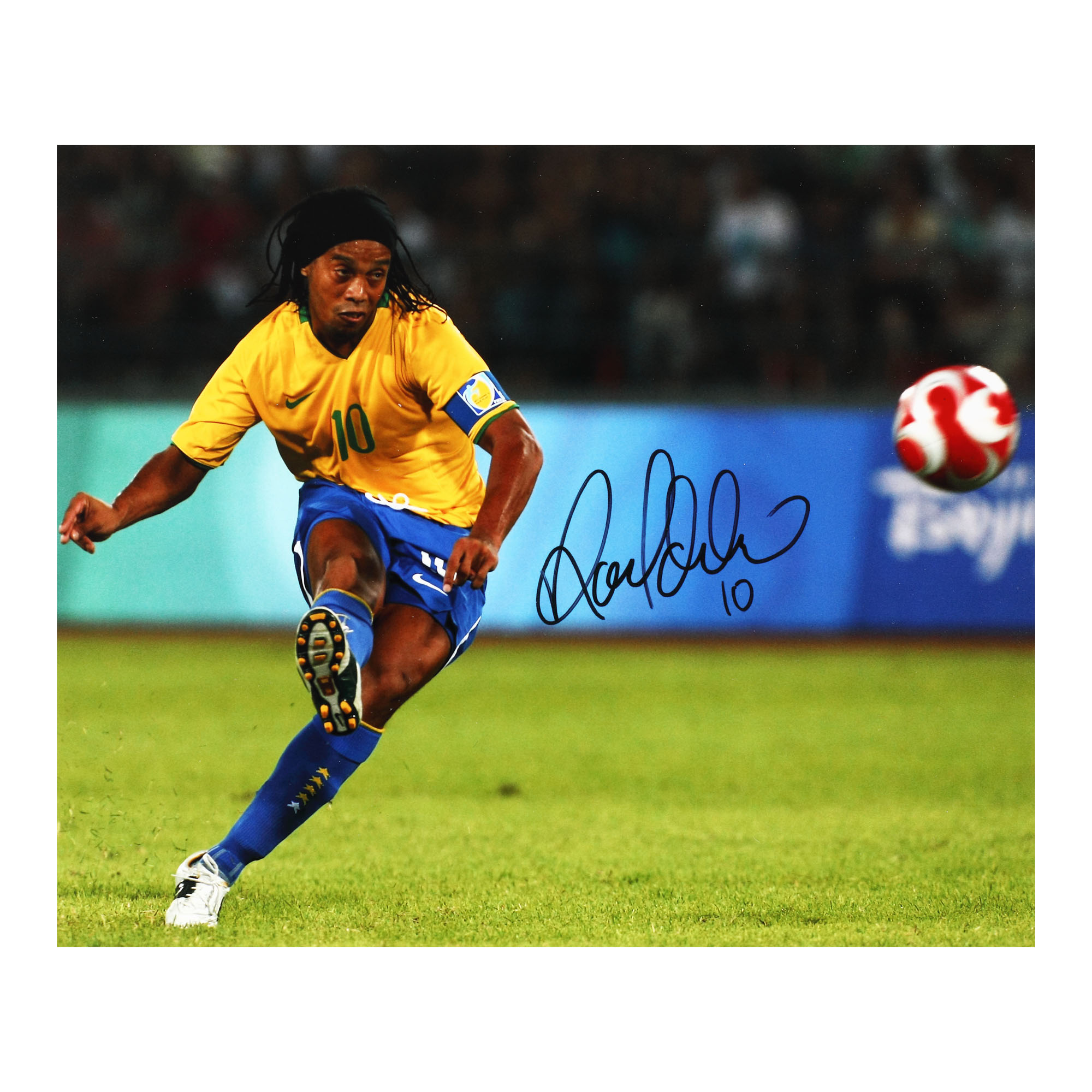 Fotografie ilustrându-l pe Ronaldinho, cu semnătura olografă și certificat de autenticitate