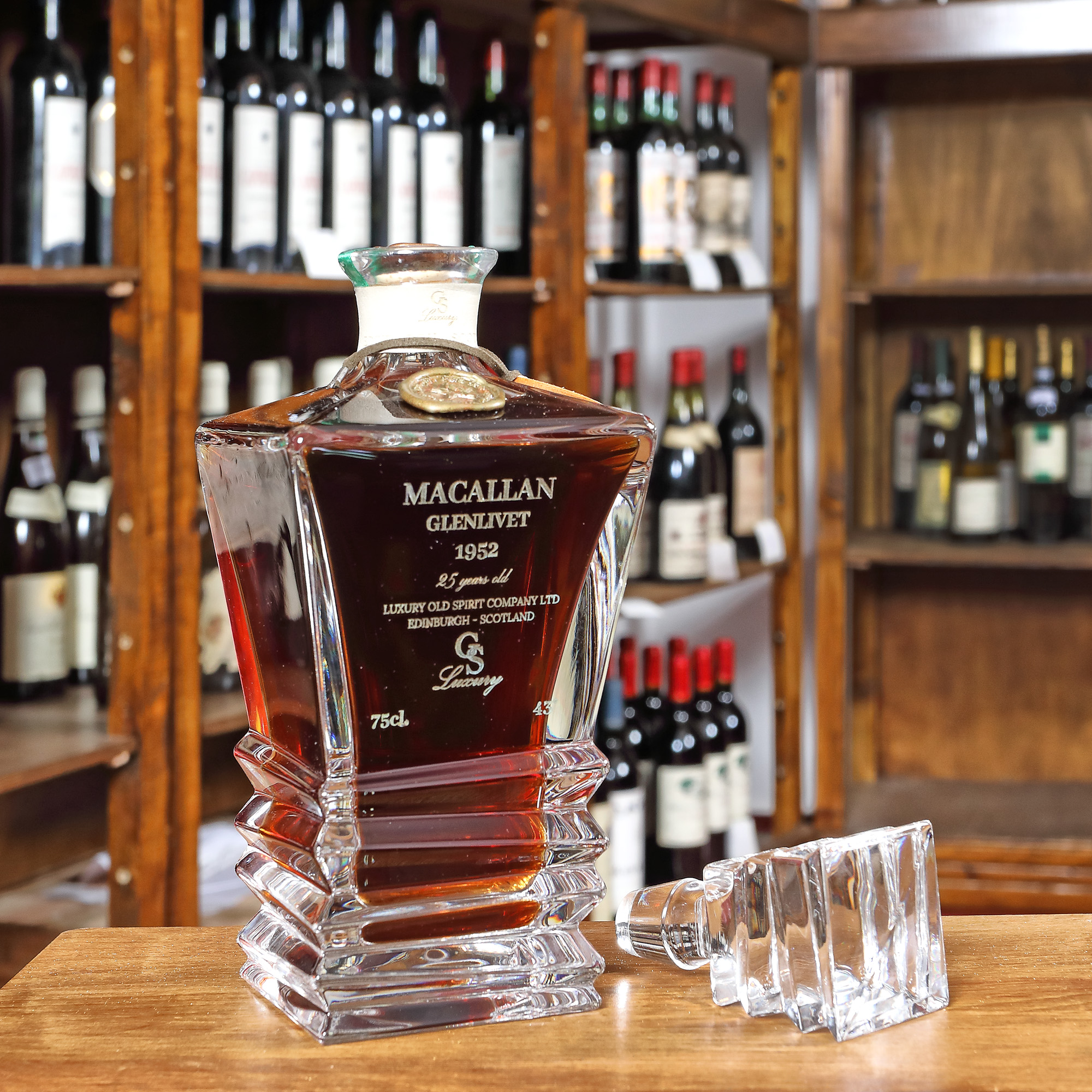 Macallan Glenlivet 1952, 25 ani vechime, 1st x 0,75l, în decantor din cristal Bohemia, cu certificat
