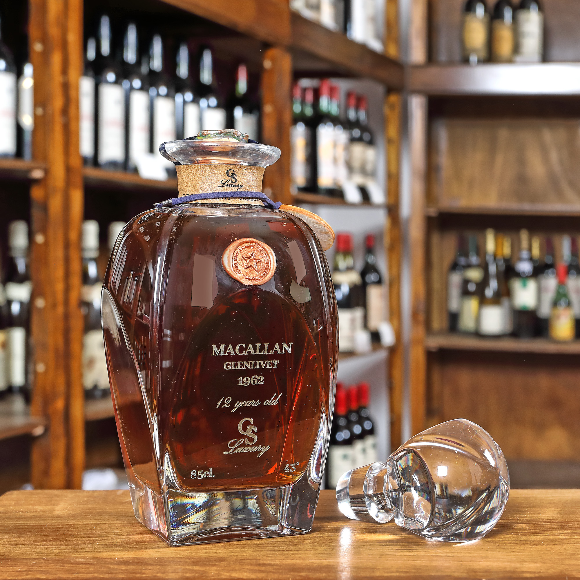 Macallan Glenlivet 1962, 12 ani vechime, 1st x 0,85l, în decantor din cristal Bohemia, cu certificat