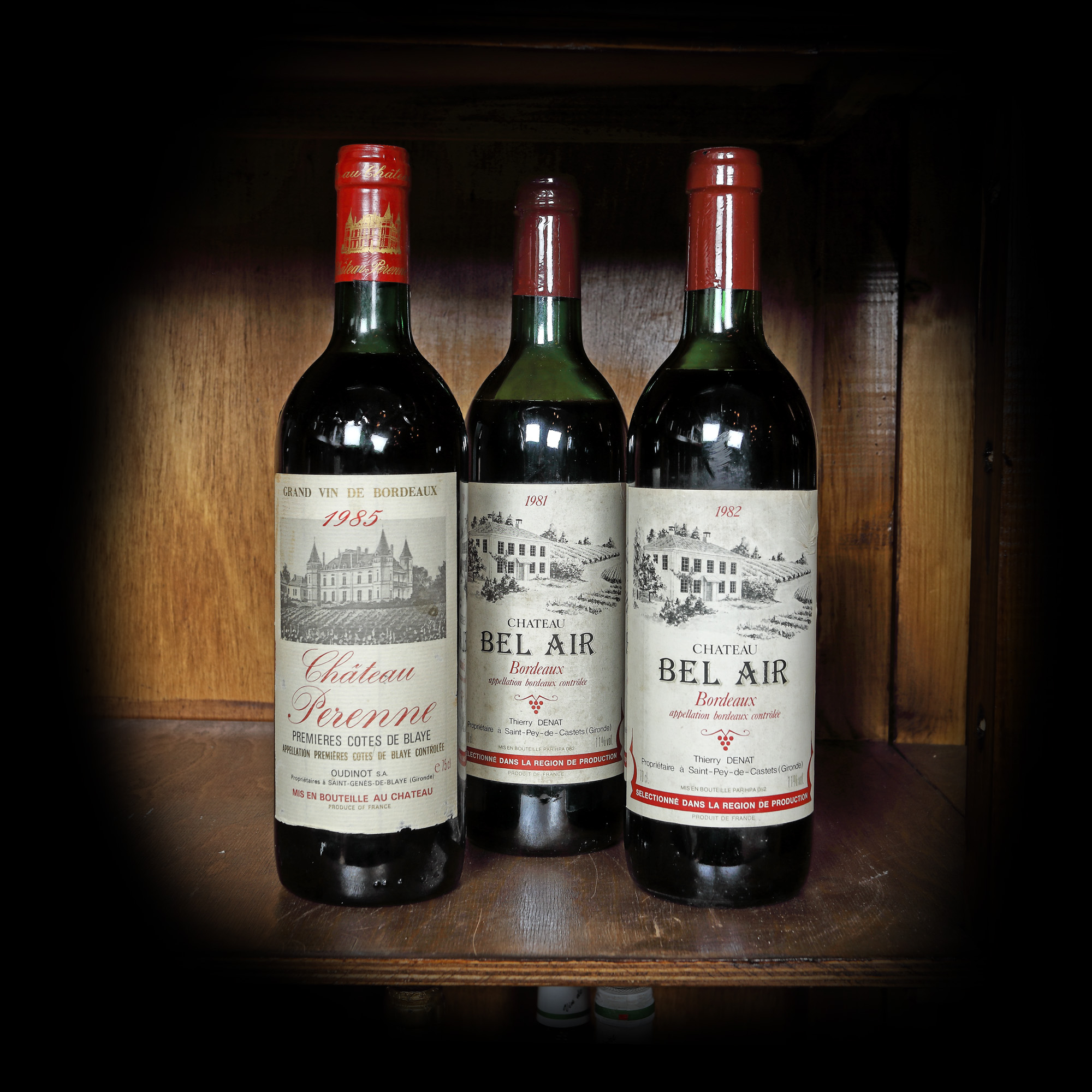 Lot de vinuri provenind din două castele din Bordeaux, 1981-1985, 3st x 0,75l