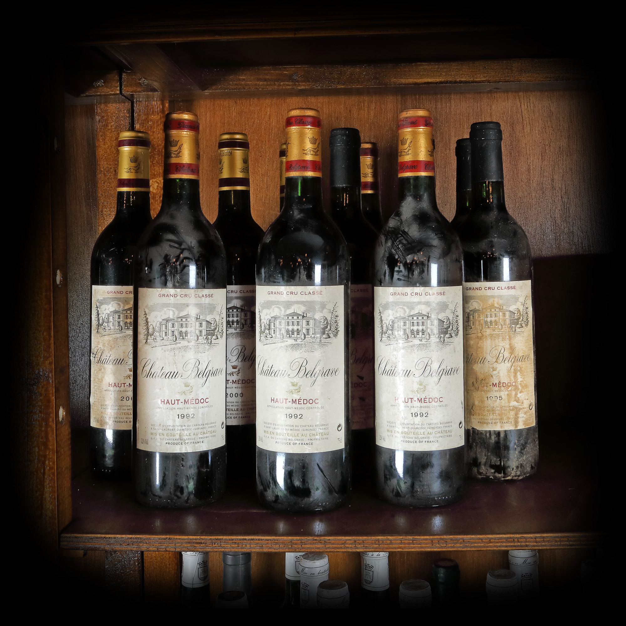 Lot de vinuri pentru o degustare verticală - un vin celebru, Château Belgrave, Haut Médoc, trei ani memorabili 1992, 1995 și 2000, 12st x 0,75l 