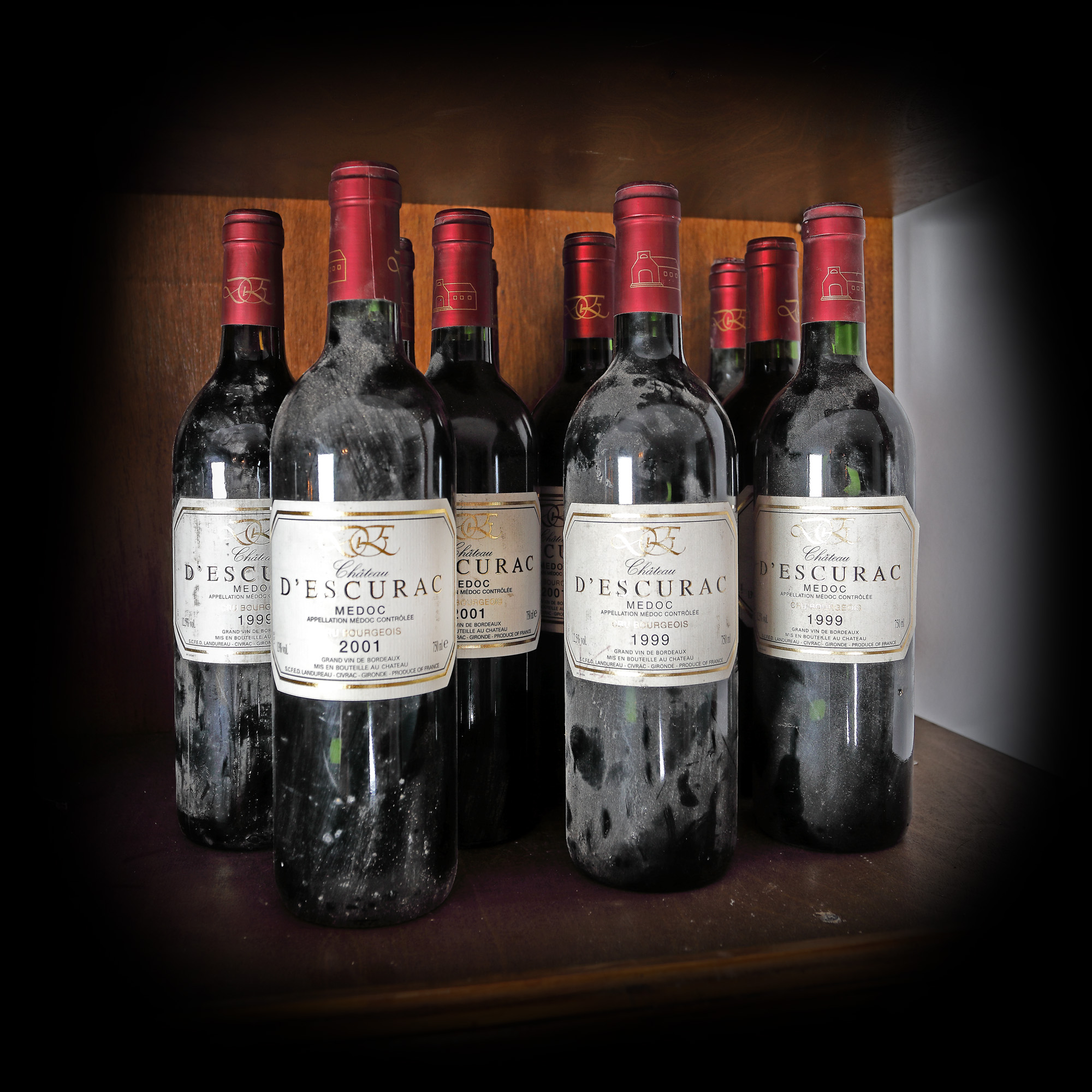 Wine lot Château d'Escurac, Médoc, 1999/2001, 11b x 0.75l