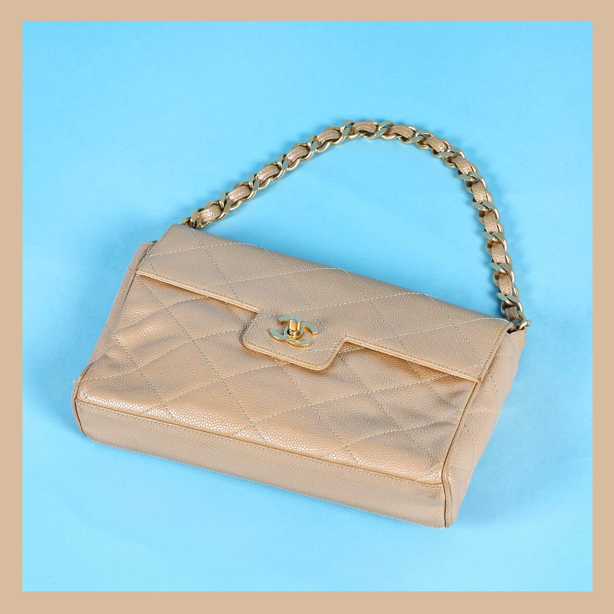 Geantă Chanel vintage, din piele, de culoare bej, de damă