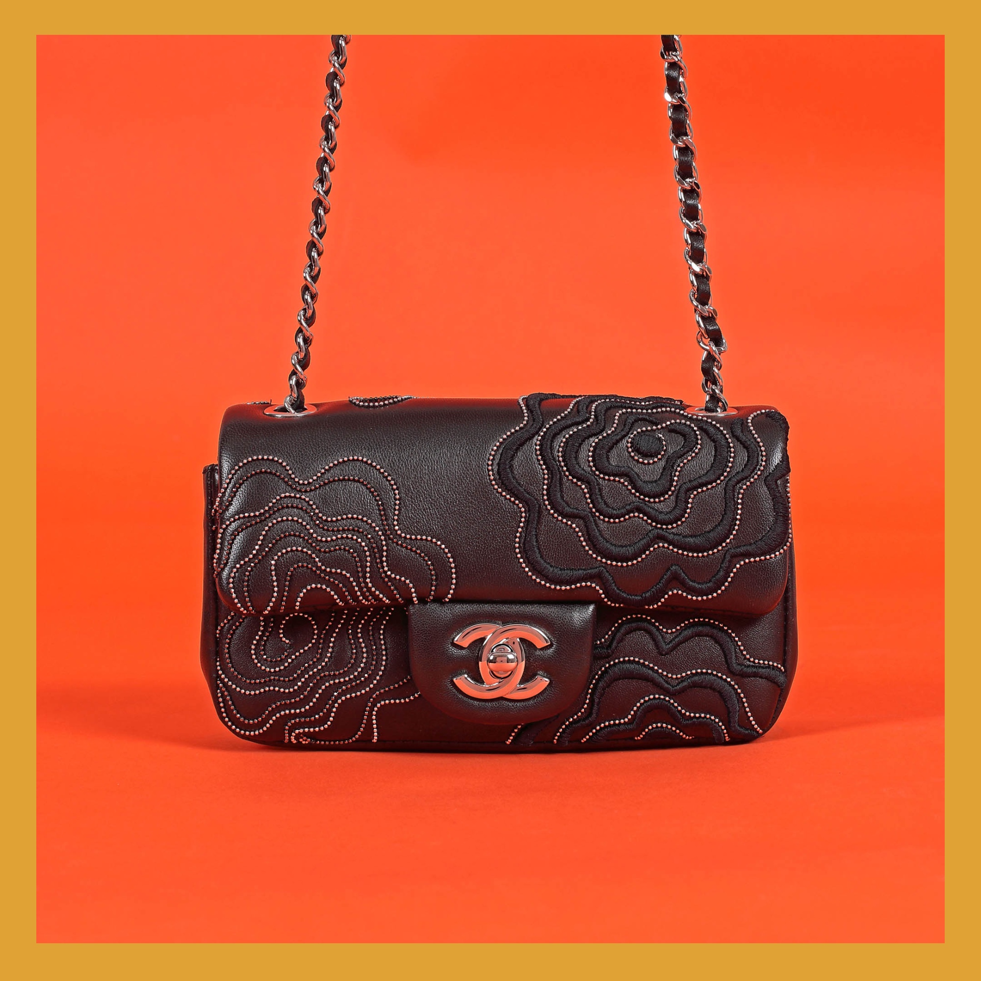 "Camellia Follie" - geantă Chanel, extra mini, din piele, de damă, însoțită de card de autenticitate și de cutia originală