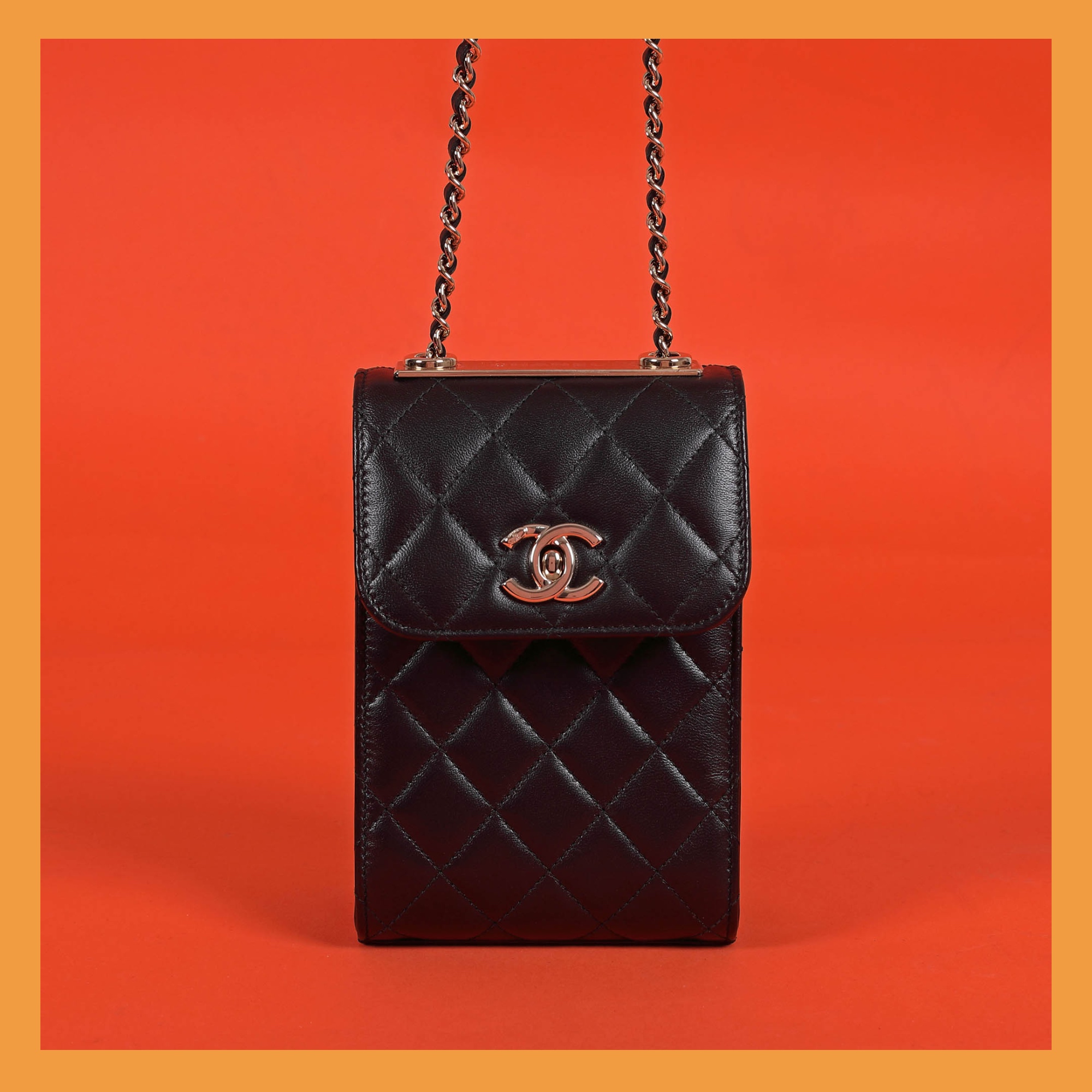 "Caméra" - geantă crossbody Chanel, din piele matlasată, de damă