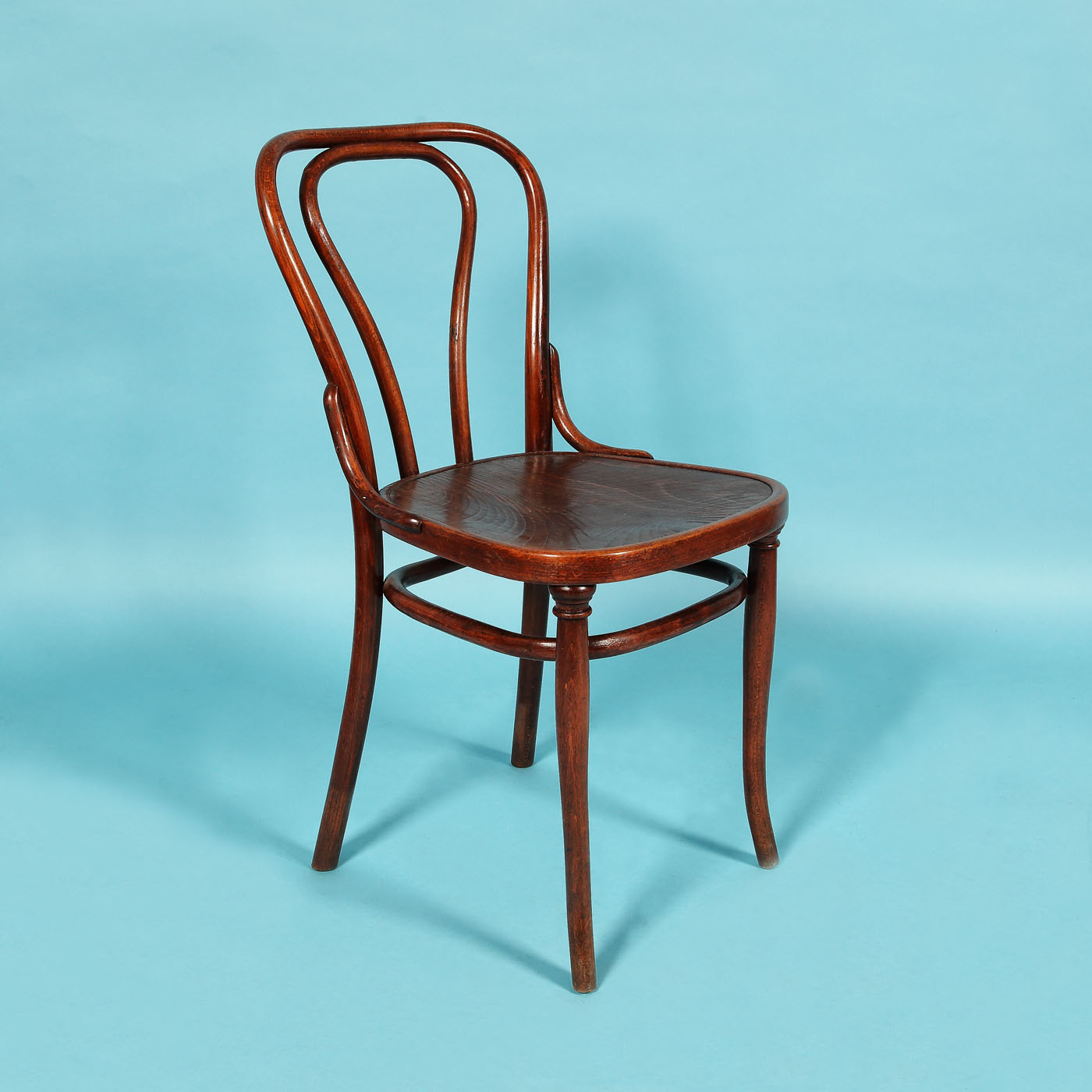 Scaun realizat în manieră Thonet no. 18
