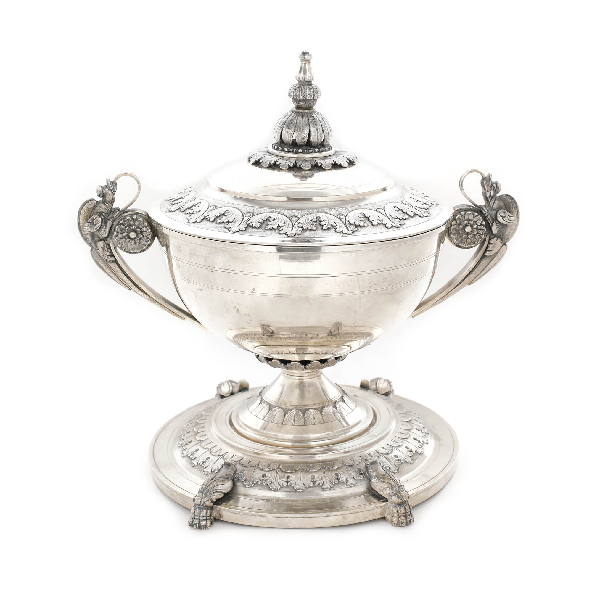 Surtout-de-table din argint, cu elemente decorative de inspirație Renascentistă
