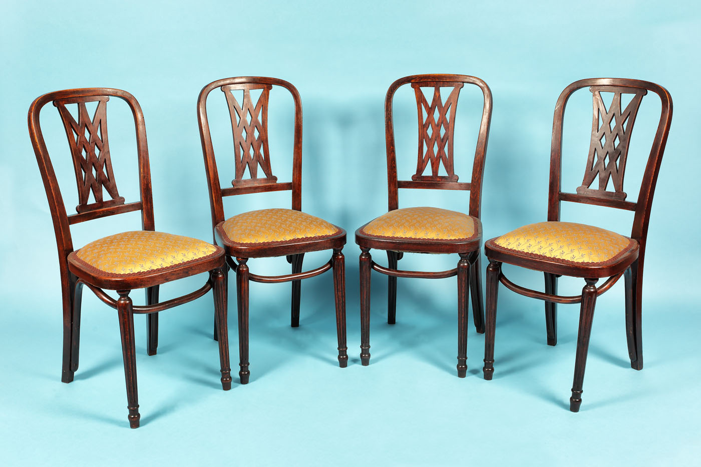 Set of 4 vintage chairs, first half of the 20th century