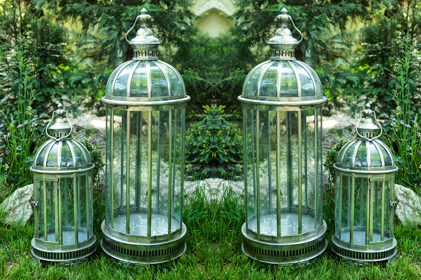 Set of 4 garden lamps