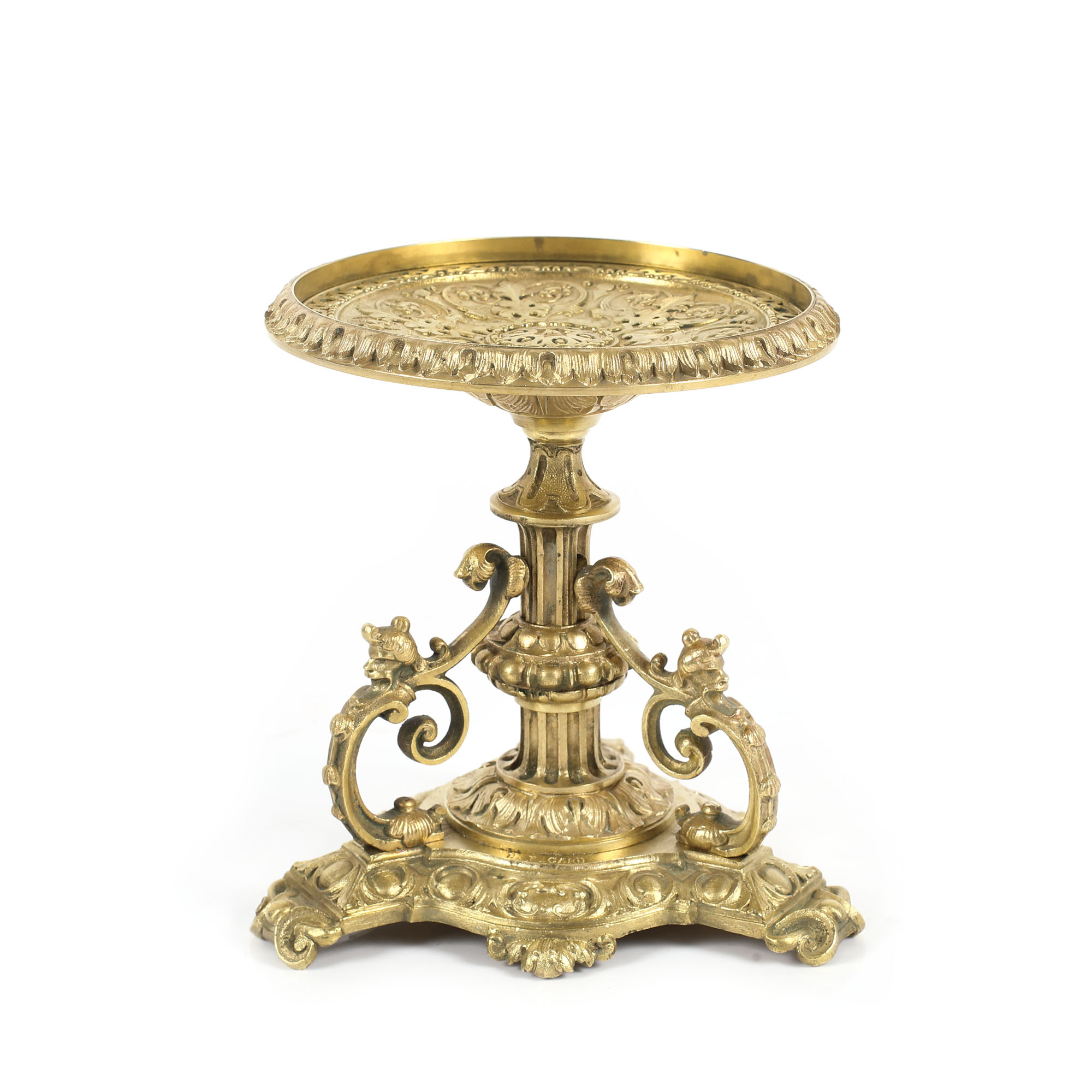 Superbă tazza Henri Picard cu amplu decor Neo-Renascentist, având anse cu mascaroni și efigii de faun, cca. 1860
