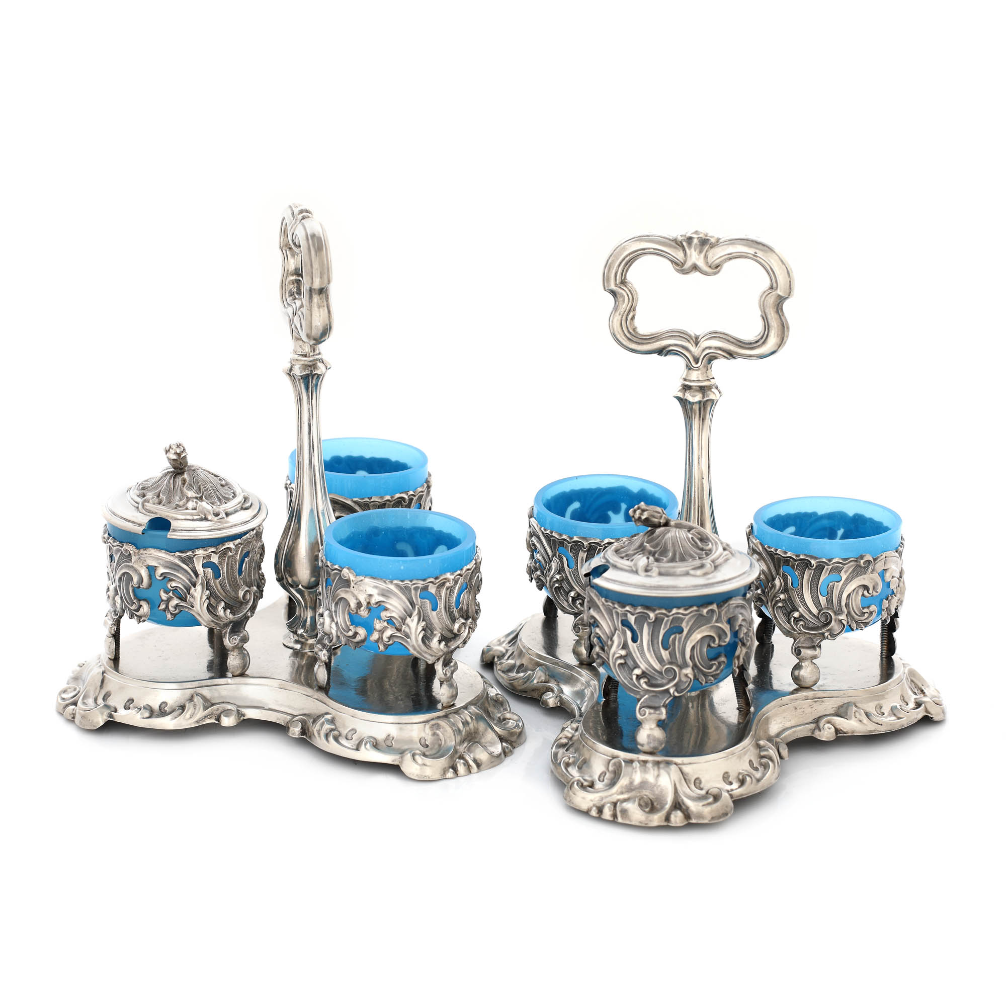 ”Flori de mărgăritar” - ansambluri de recipiente cu decor Rococo, pentru condimente, din argint și cristal opalin ”blue celeste” Baccarat, cca. 1840, piese de colecție
