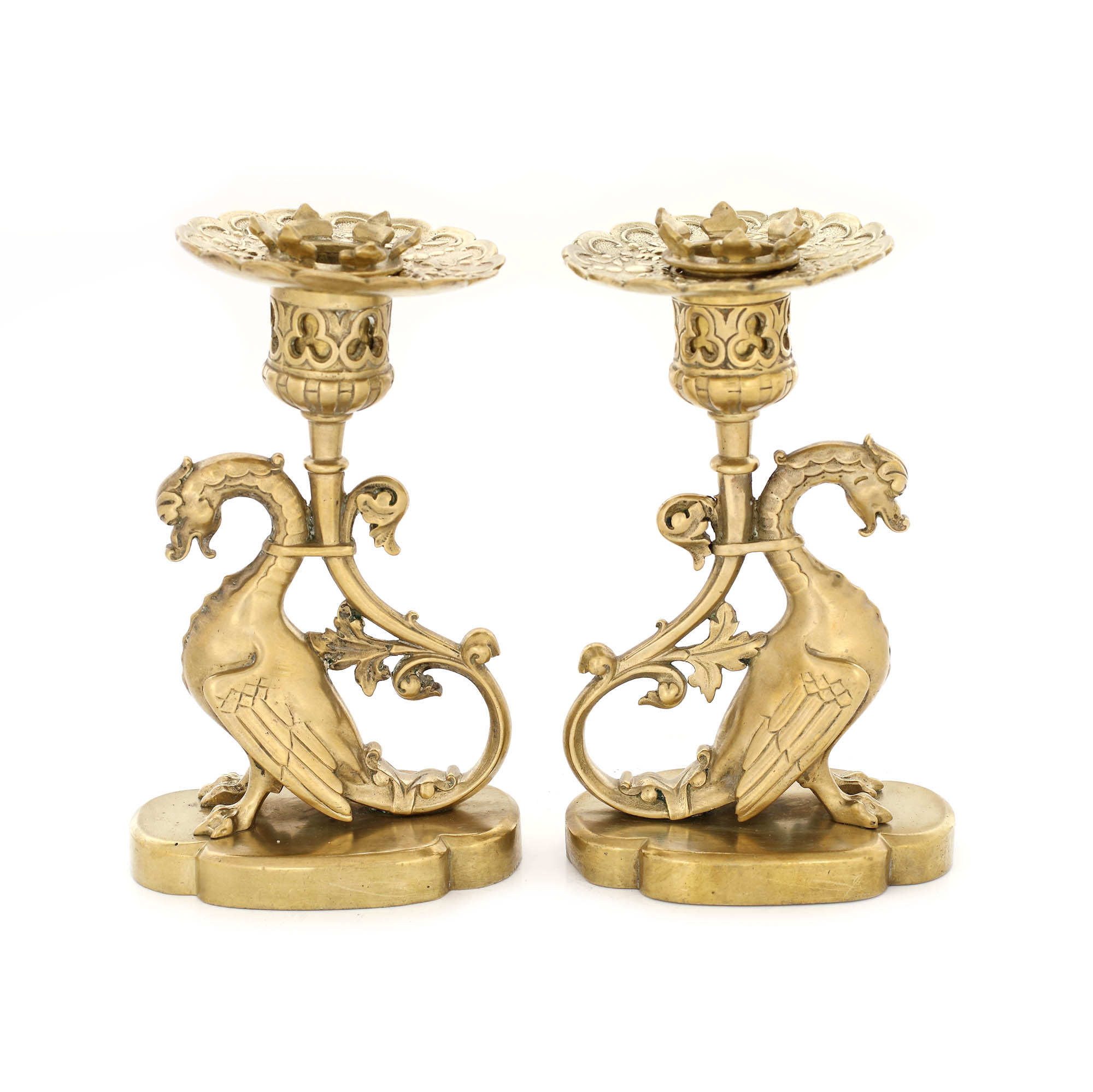 Pereche de sfeșnice Neo-Gotice din bronz aurit, cu decor himere, cca. 1830