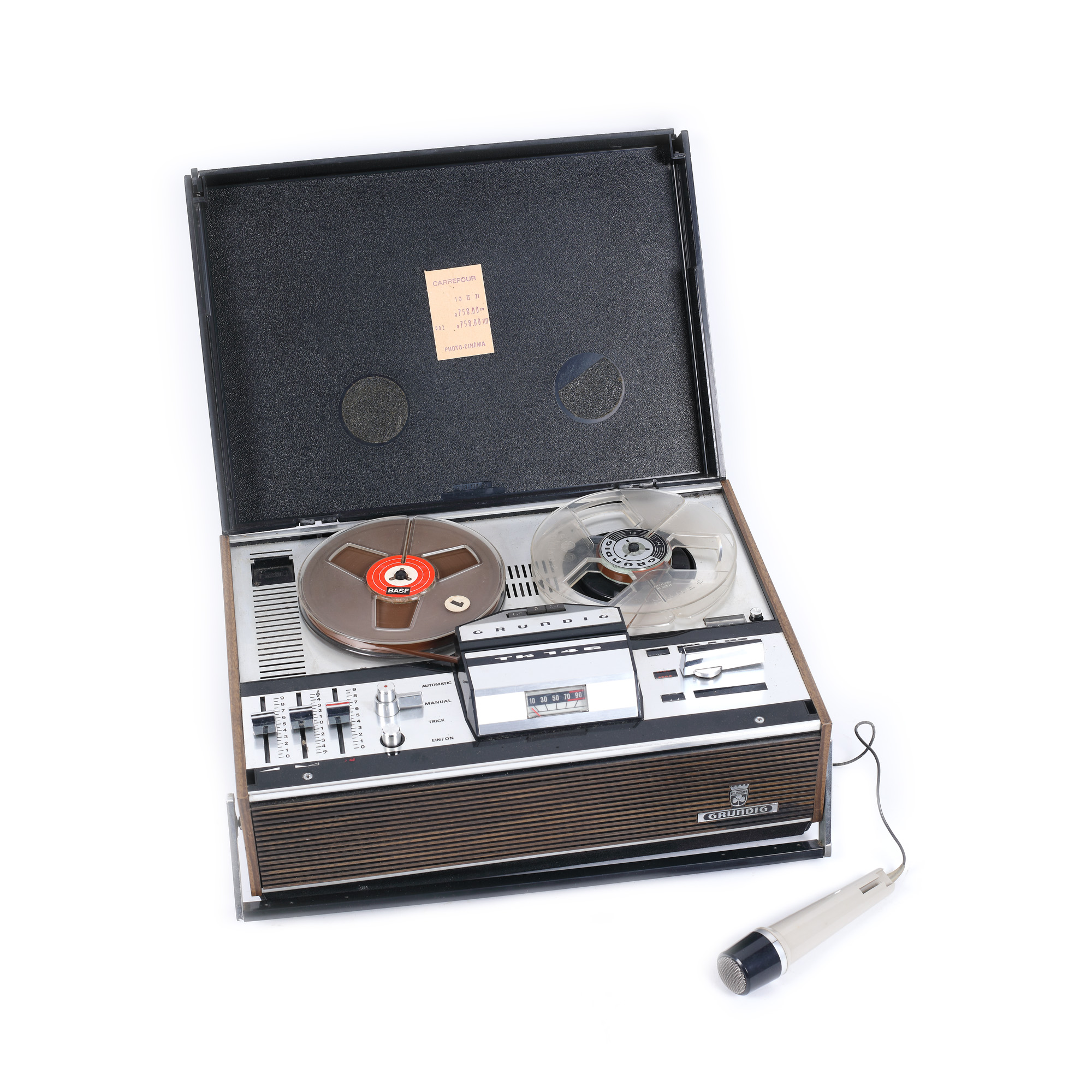 Grundig tape recorder with microphone, Germany