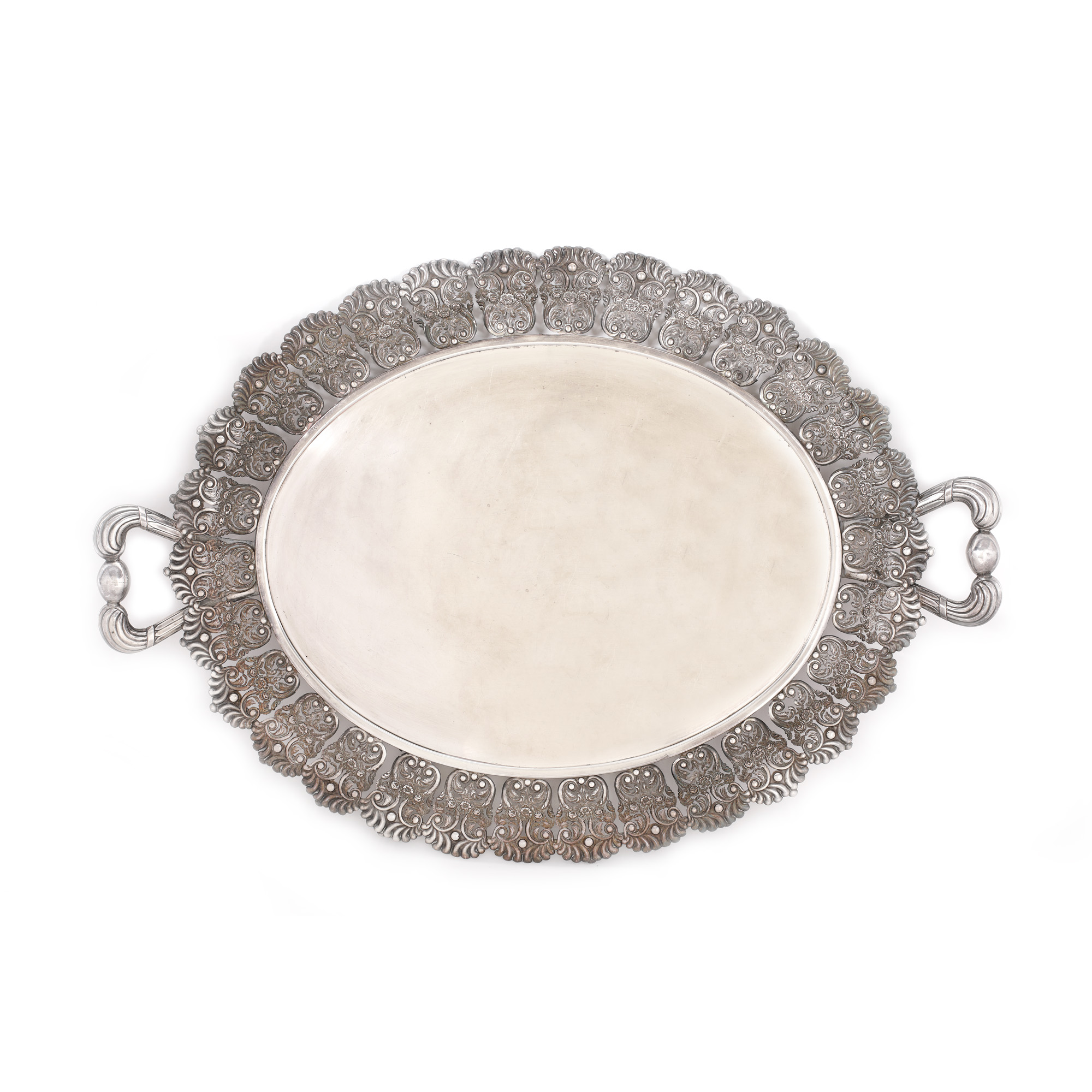 Tavă cu anse Altwien, din argint, decorată în tehnica repousse cu motive florale, cca. 1832