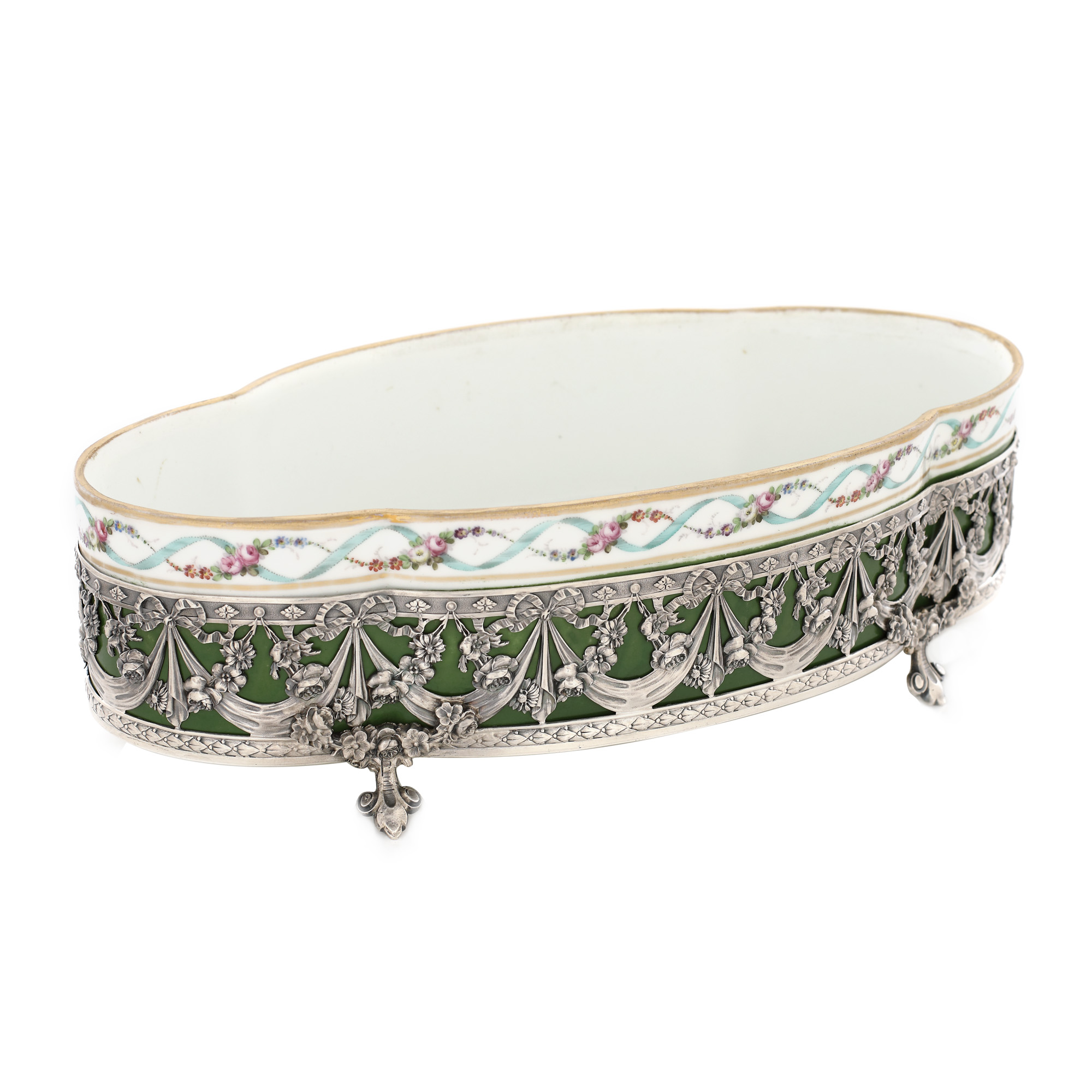 Sèvres fruit bowl, Louis XVI, painted porcelain, decorated with a silver frame in the shape of a garland of roses, approx. 1780, museum piece