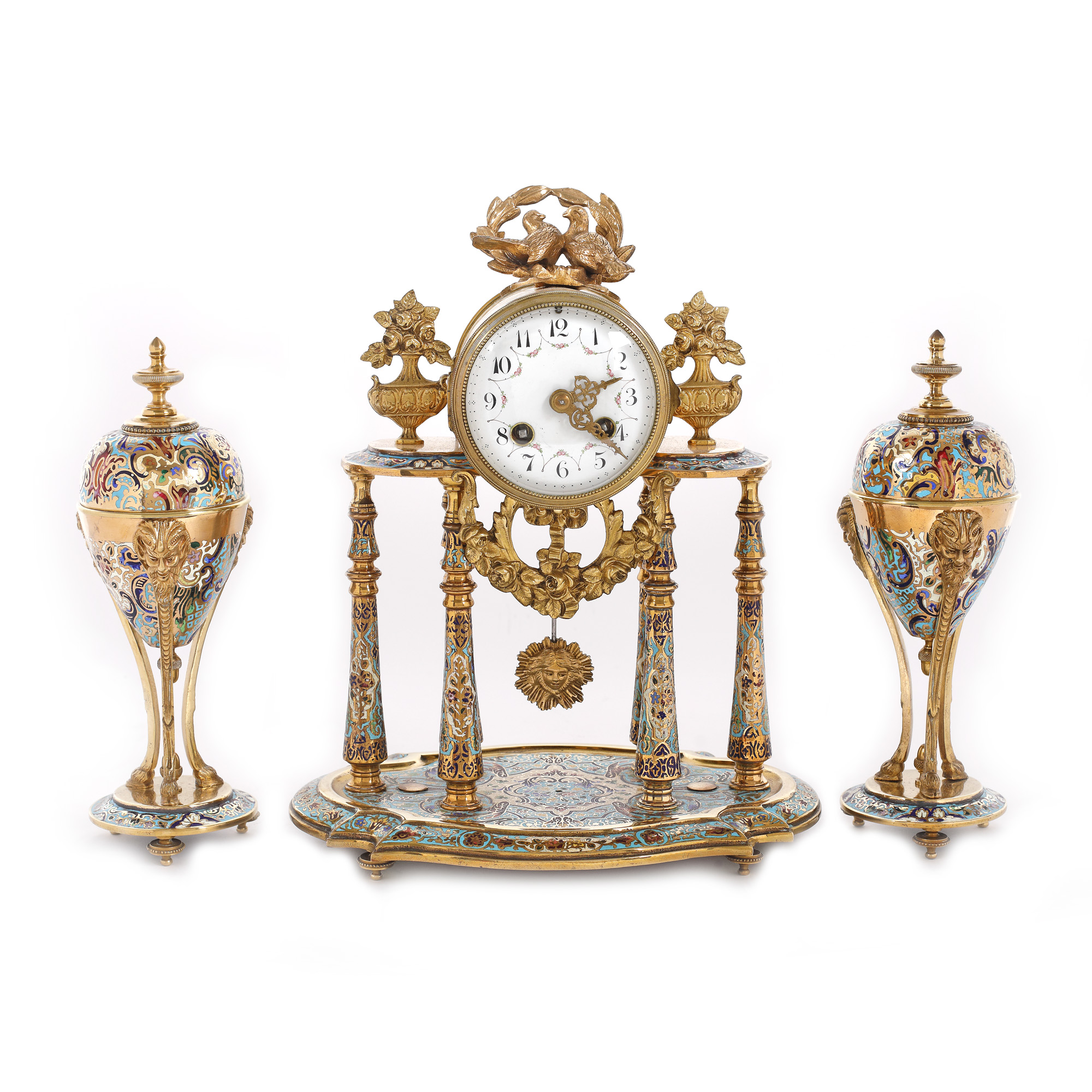 Superb set format din ceas și pereche de vase cloisonné, autor posibil Ferdinand Barbedienne, având decor cu păsări, motive persane și satiri cca. 1860, piesă de colecție