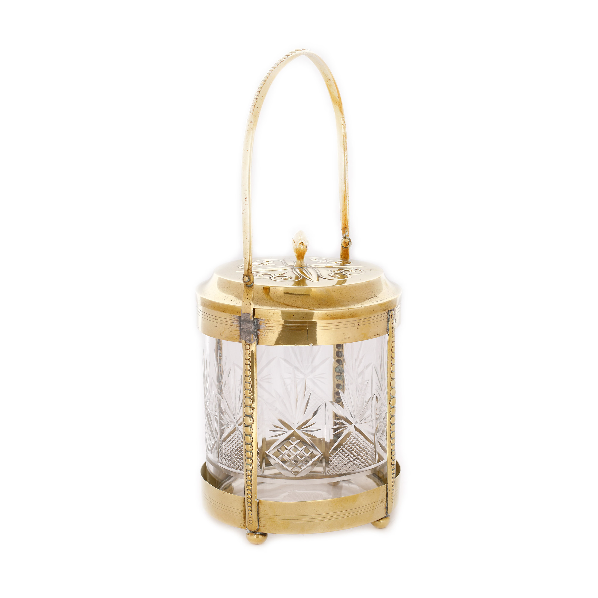 Coș cu ansă Biedermeier din alamă și cristal, decorat cu motive vegetale, cca. 1920