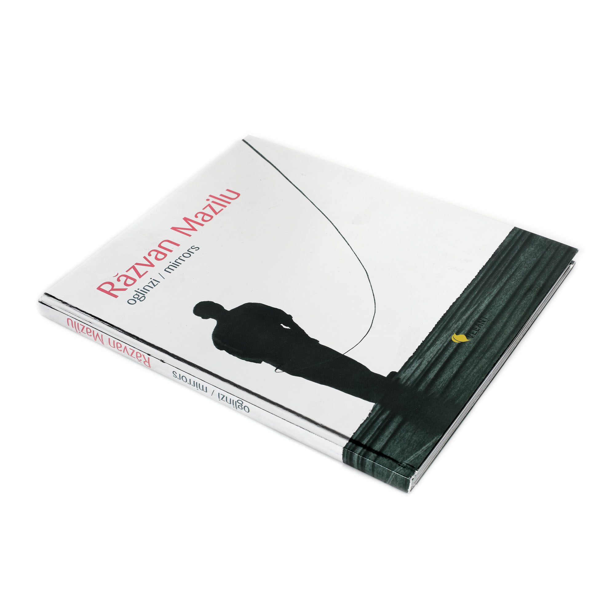 "Răzvan Mazilu. Oglinzi", album fotografic. București, 2010, donație a artistului Răzvan Mazilu 
