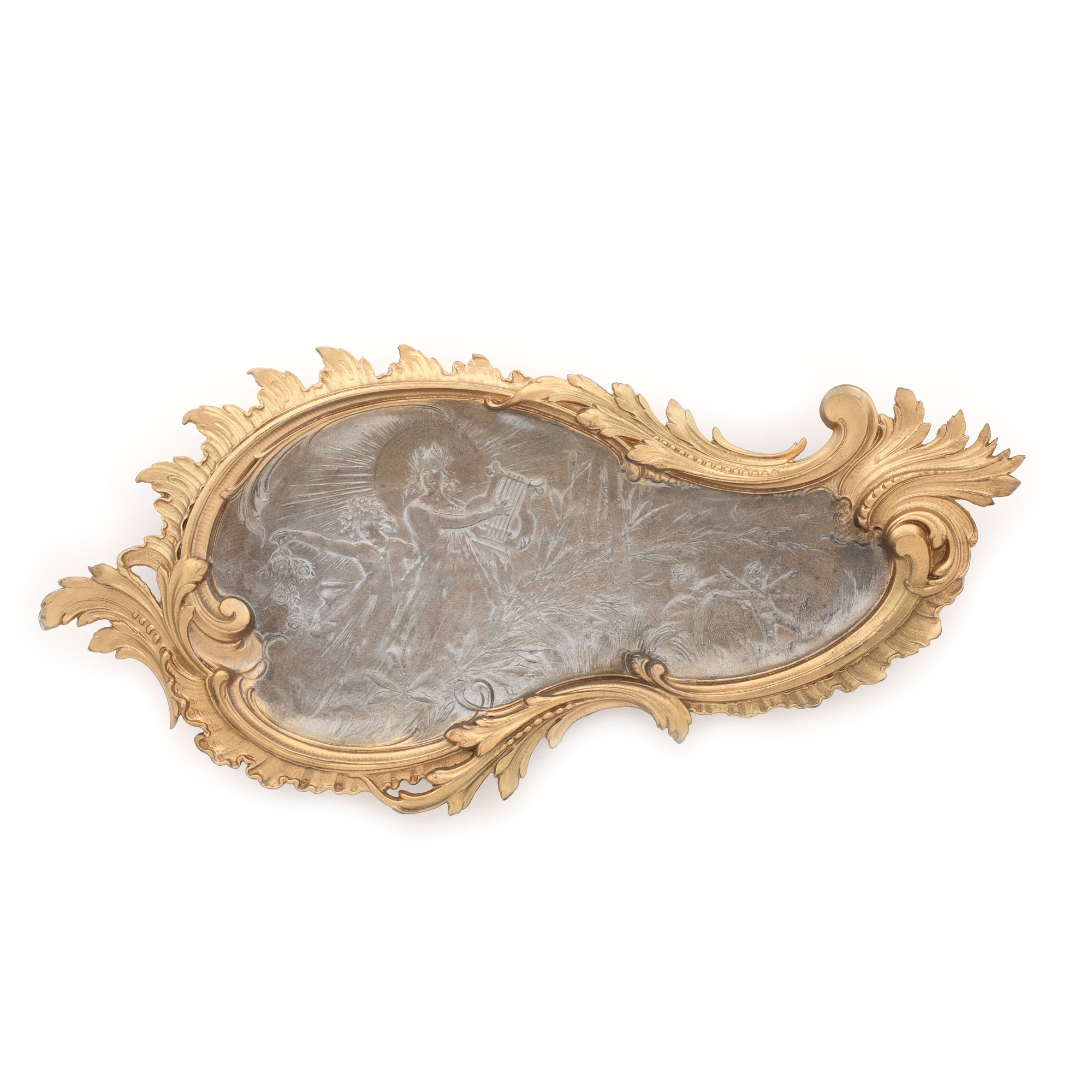 Impresionant platou Belle Époque, realizat în manufactura Kunstgiesserei Lauchhammer, din bronz, decorat cu alegoria muzicii, cca. 1872, piesă de colecție