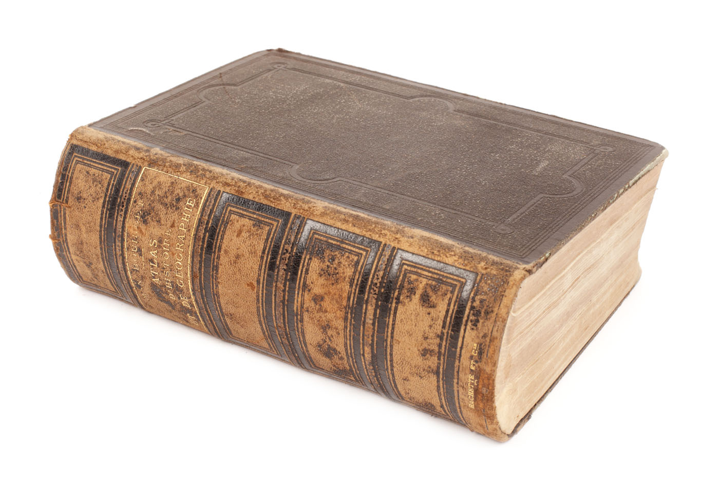 "Atlas universal de istorie şi geografie", de M.- N. Bouillet, franceză, cu o notiţă olografă Radu Greceanu, Paris, 1872, provine din colecţia Dimitrie I. Ghica